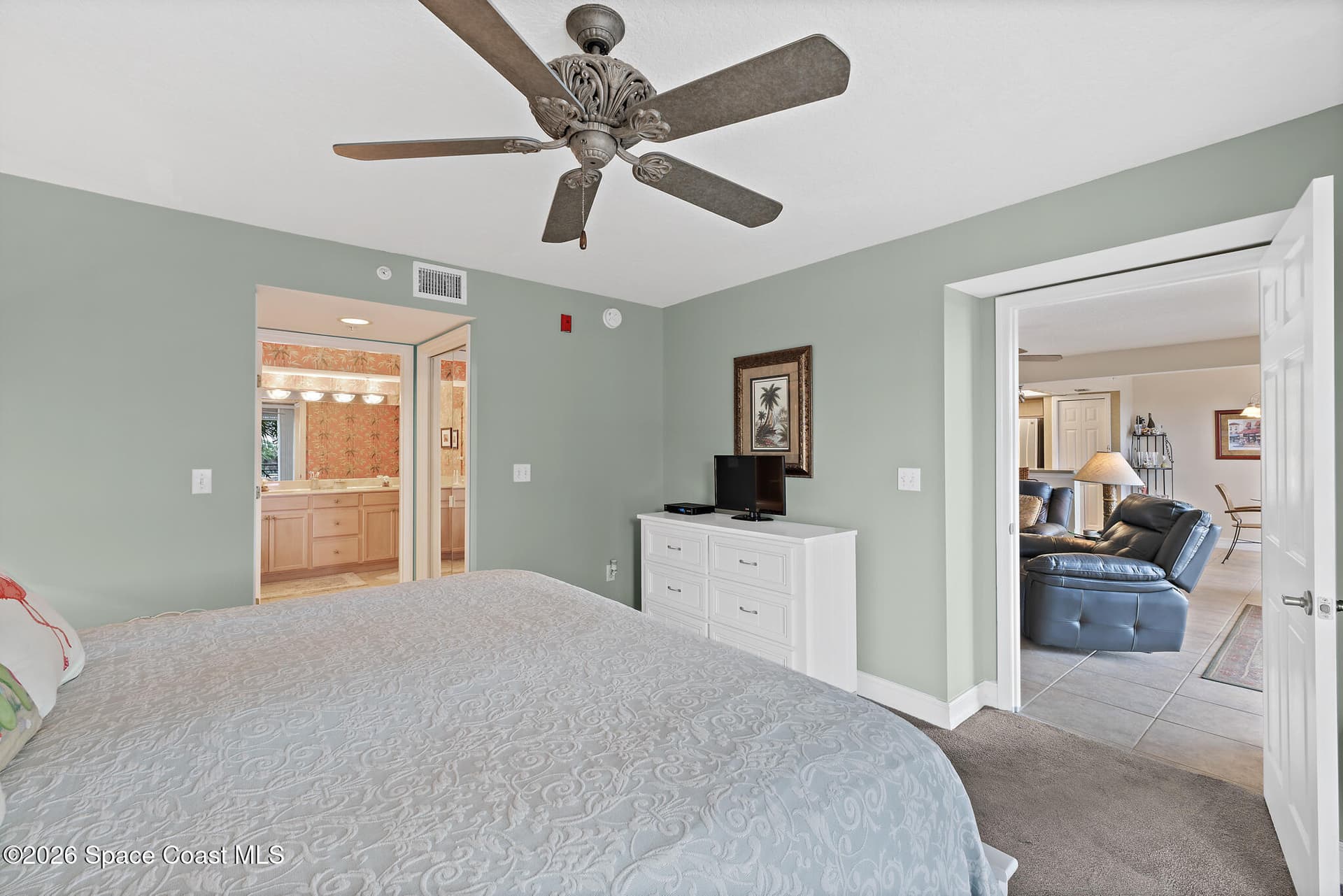 8472 Ridgewood Avenue 201 photo 23