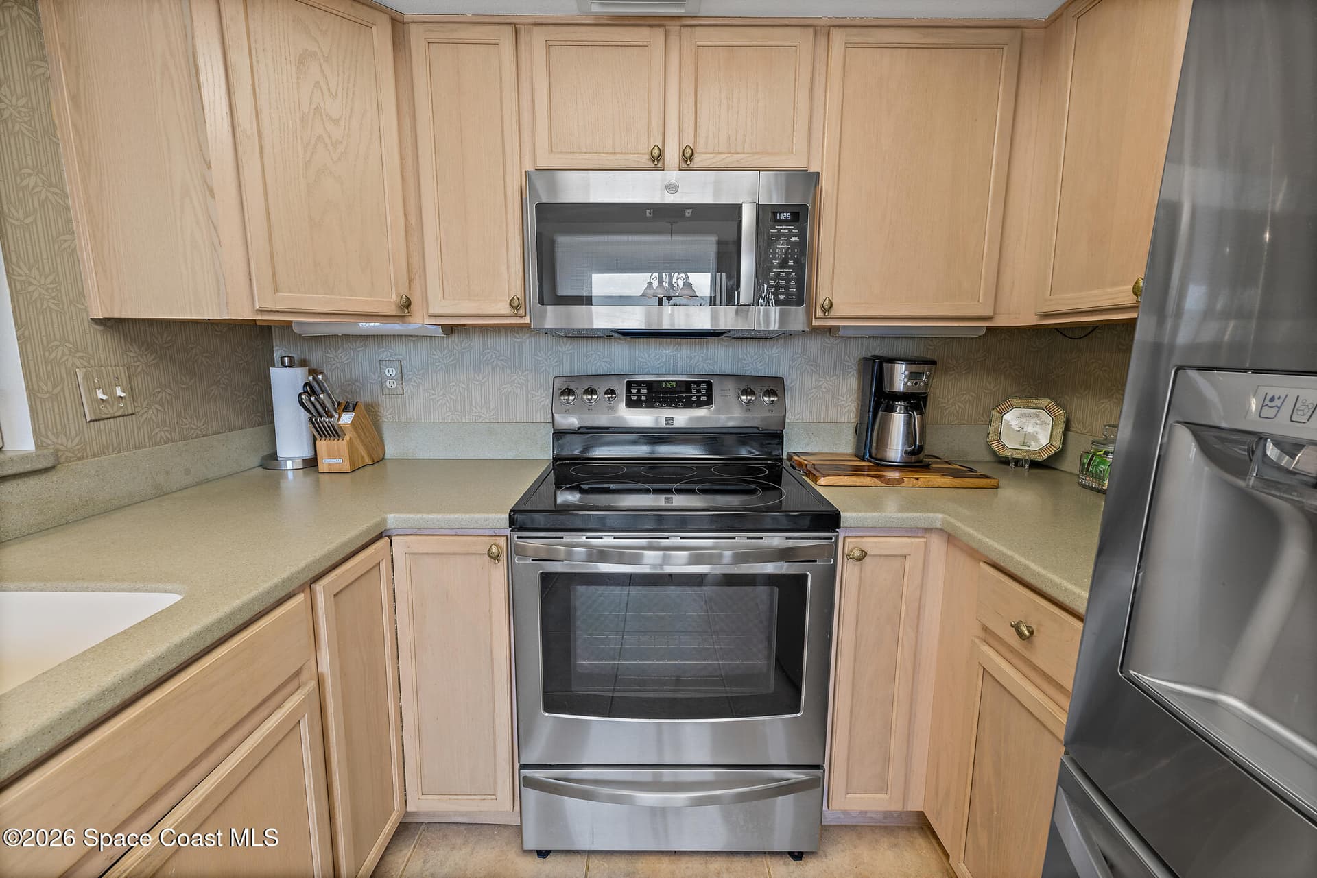 8472 Ridgewood Avenue 201 photo 11