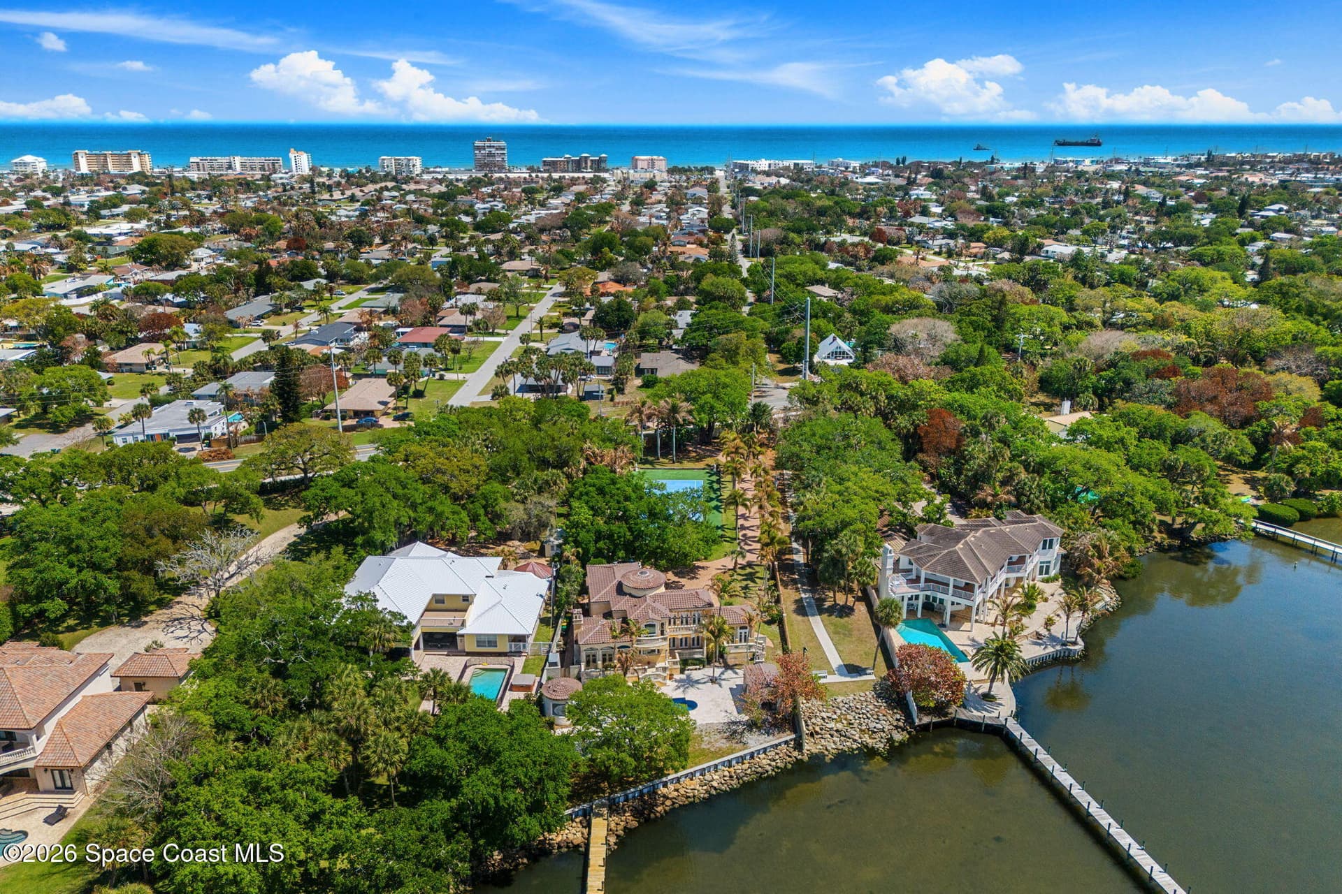 1000 N Riverside Drive photo 23