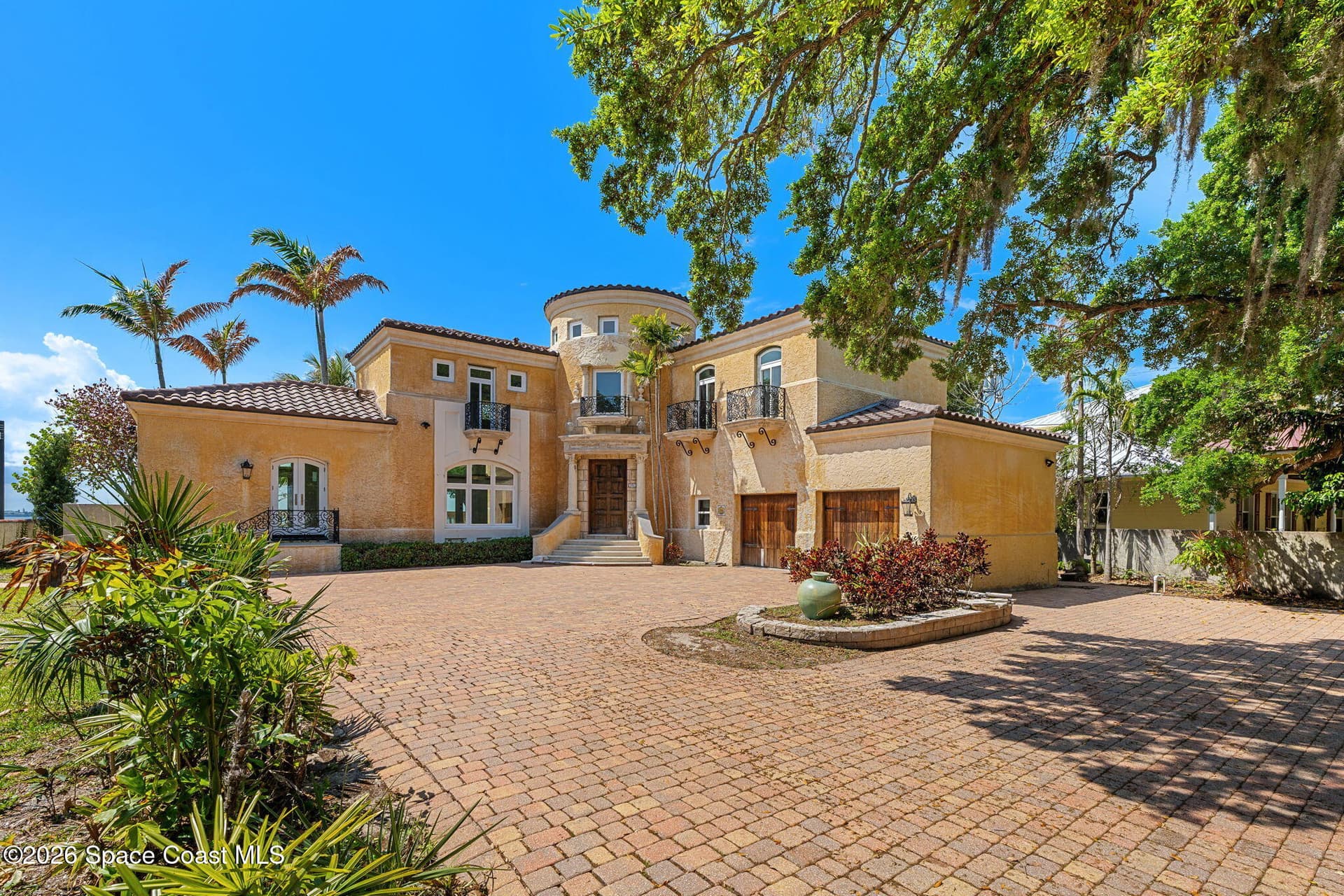 1000 N Riverside Drive photo 13