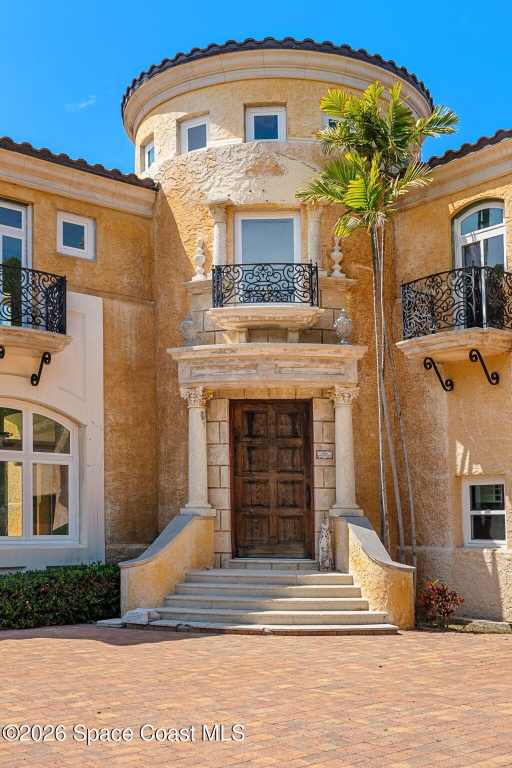1000 N Riverside Drive photo 18