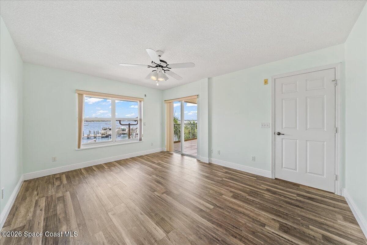 102 Riverside Drive 203 photo 21