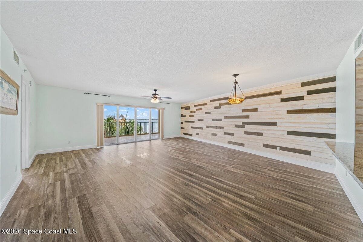 102 Riverside Drive 203 photo 18
