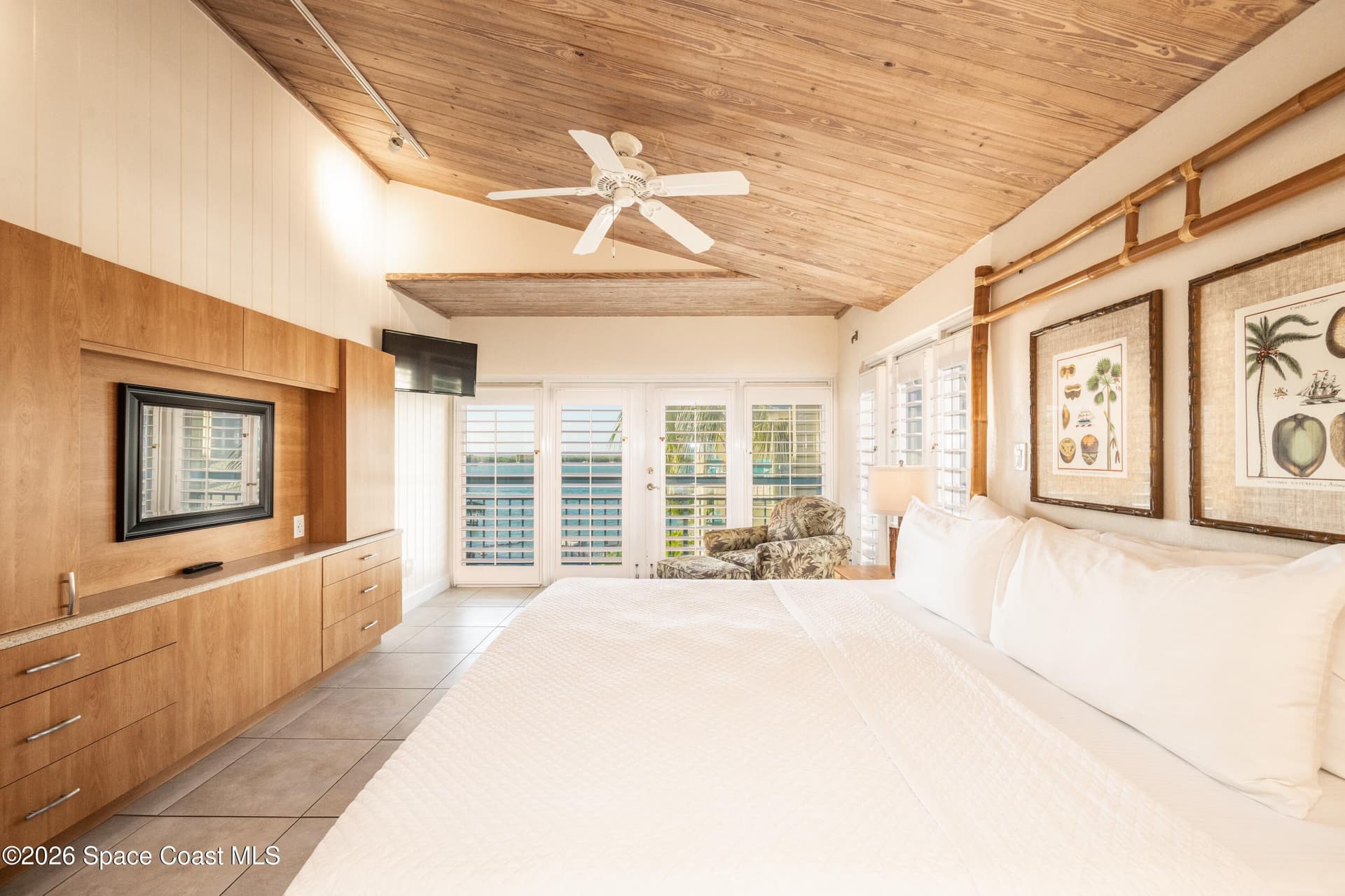 617 Front Street A52 Penthaus Week 32 photo 11