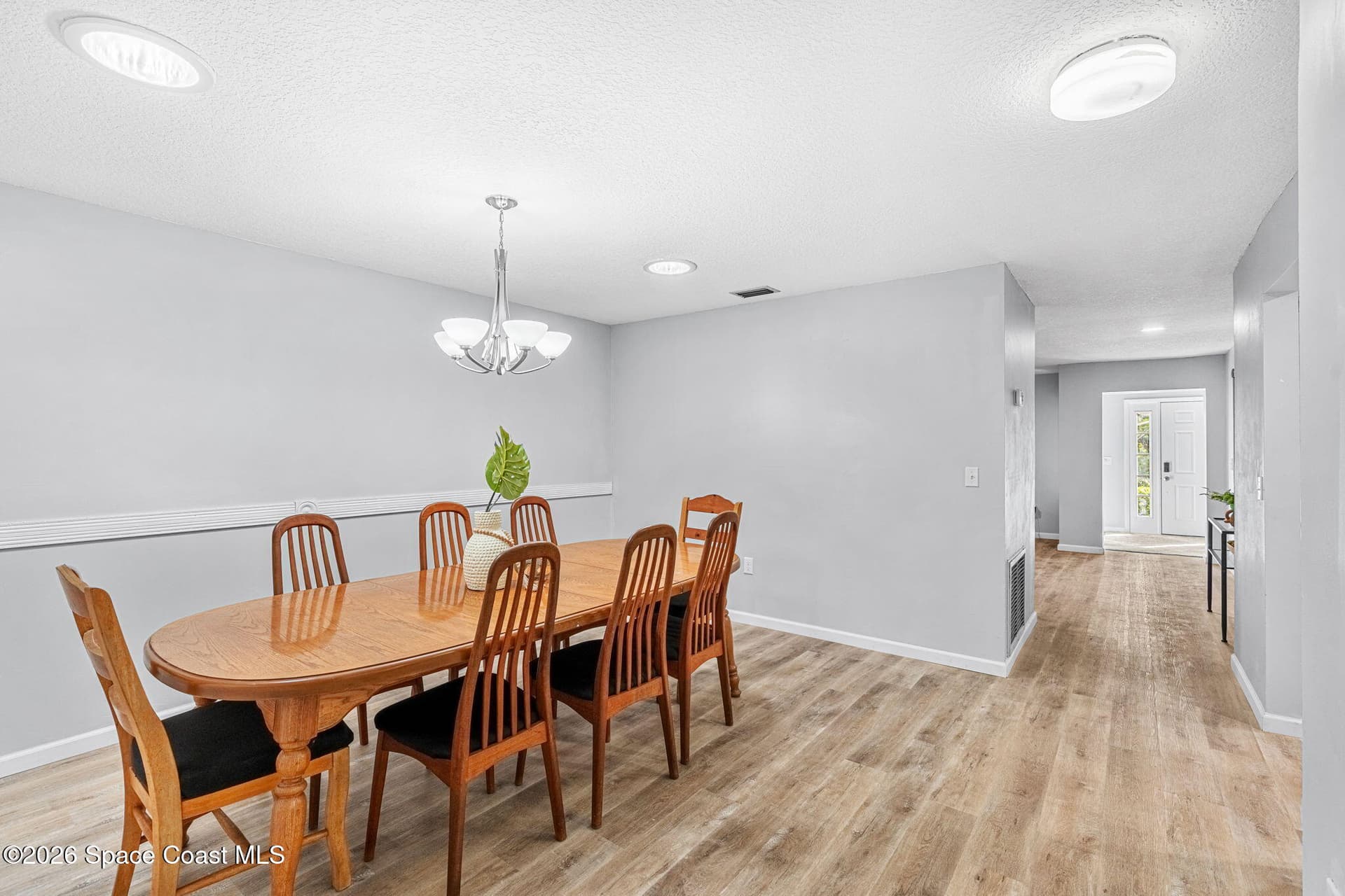 975 Oak Street photo 6