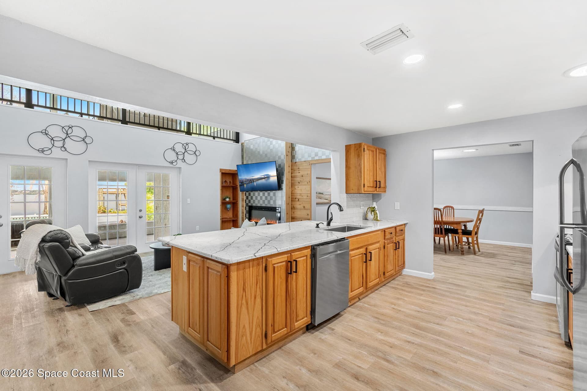 975 Oak Street photo 13