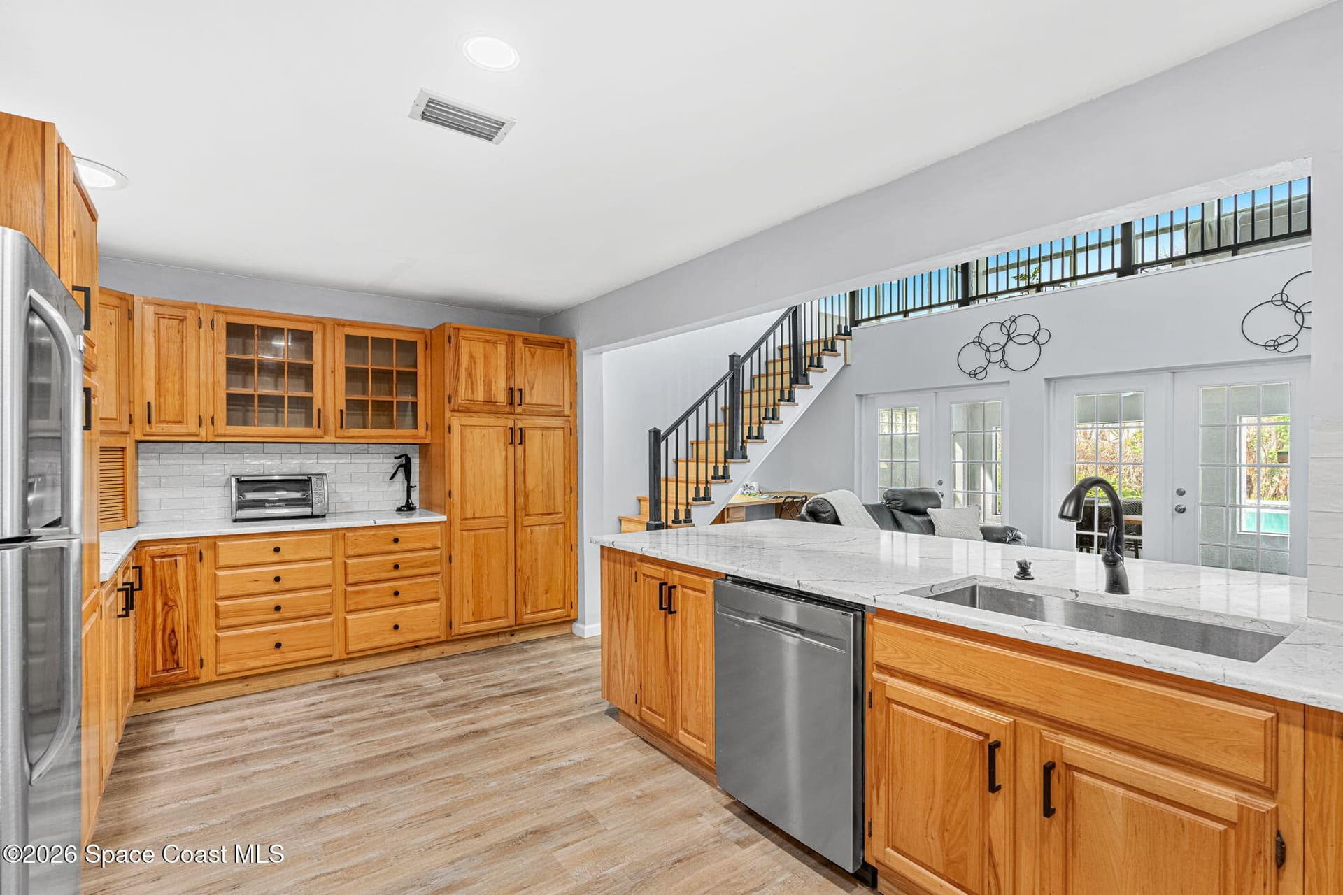 975 Oak Street photo 10