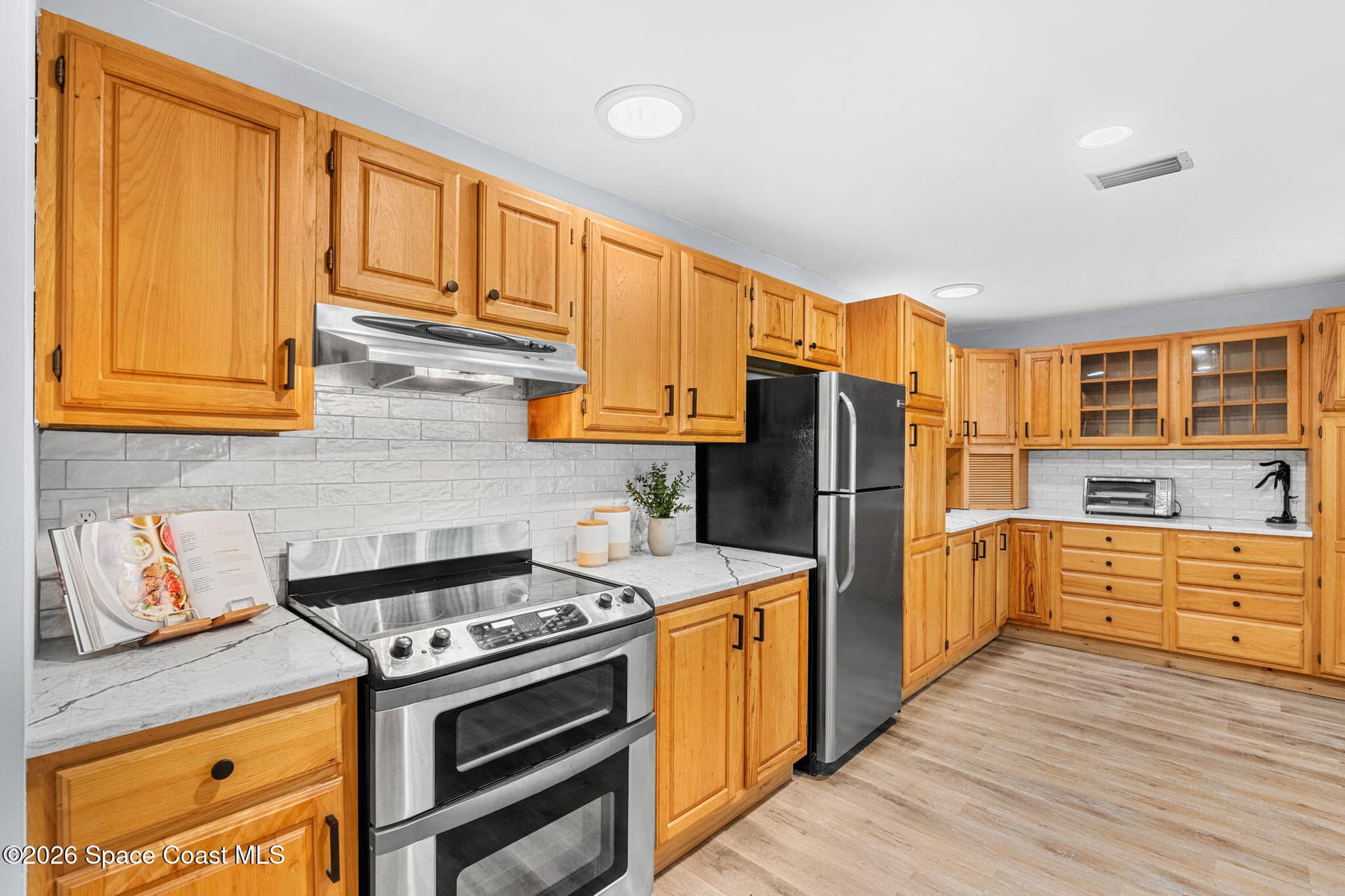 975 Oak Street photo 11