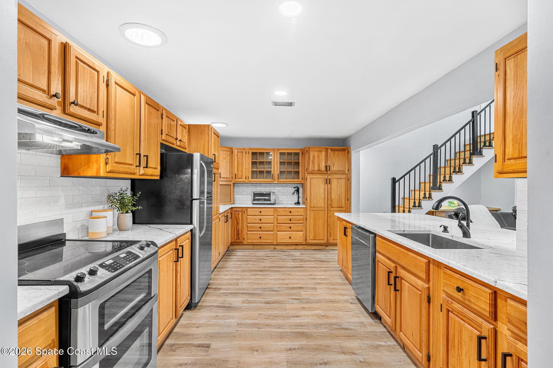 975 Oak Street photo 9