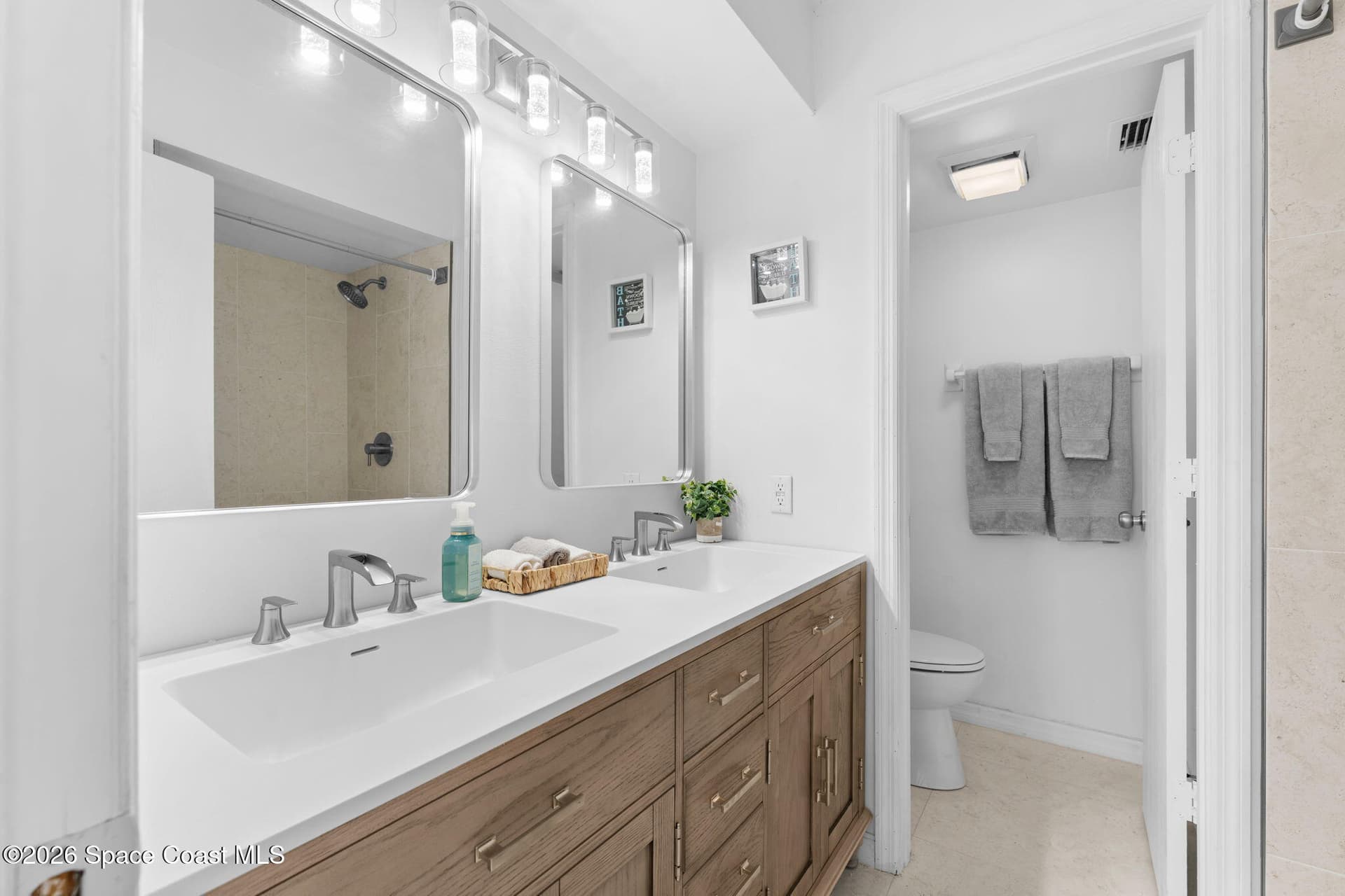 7310 N Highway 1 101 photo 16