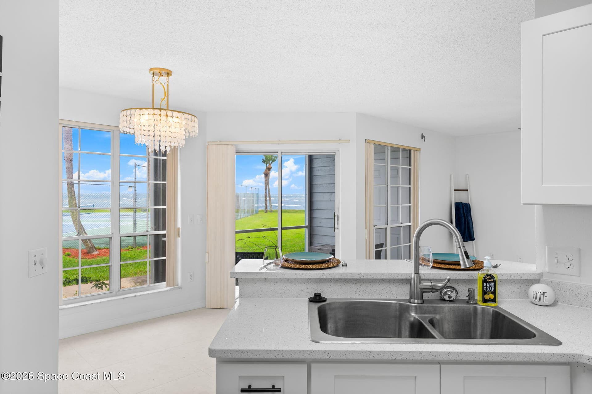 7310 N Highway 1 101 photo 5