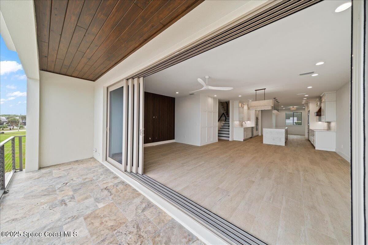 1006 Wave Crest Avenue photo 12