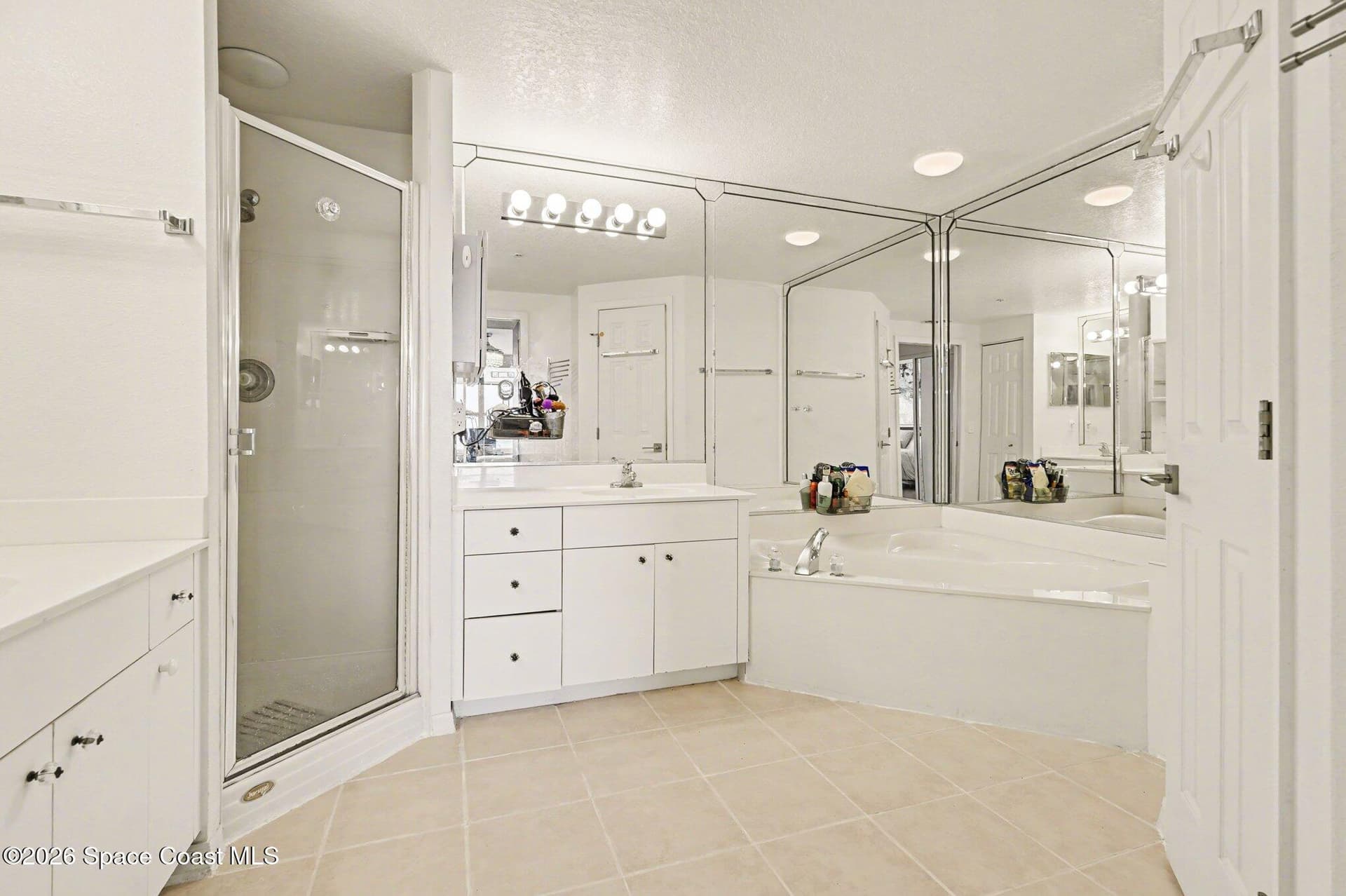 104 Riverside Drive 602 photo 17