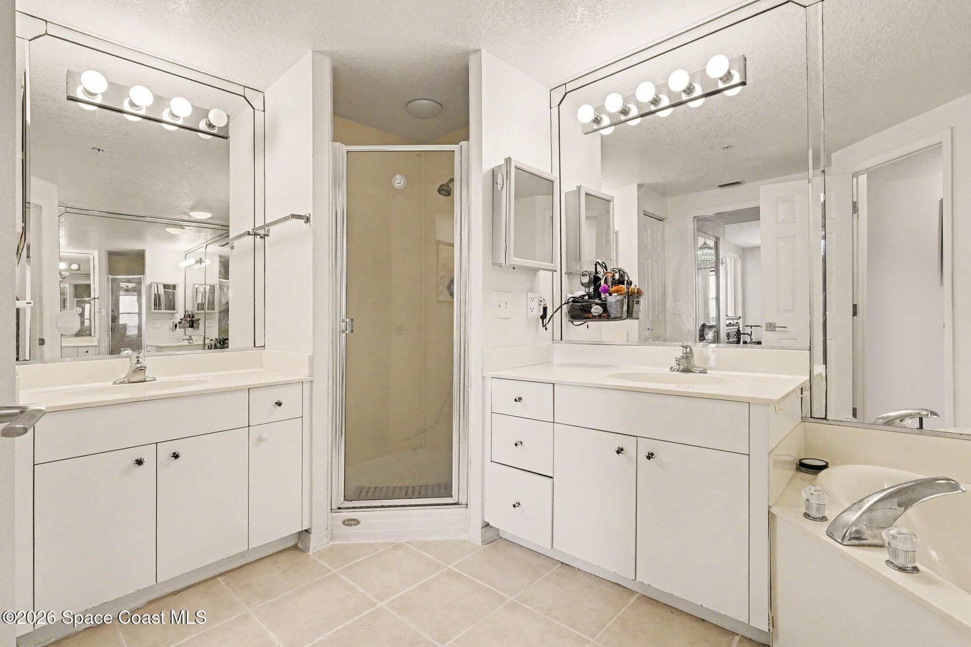 104 Riverside Drive 602 photo 16