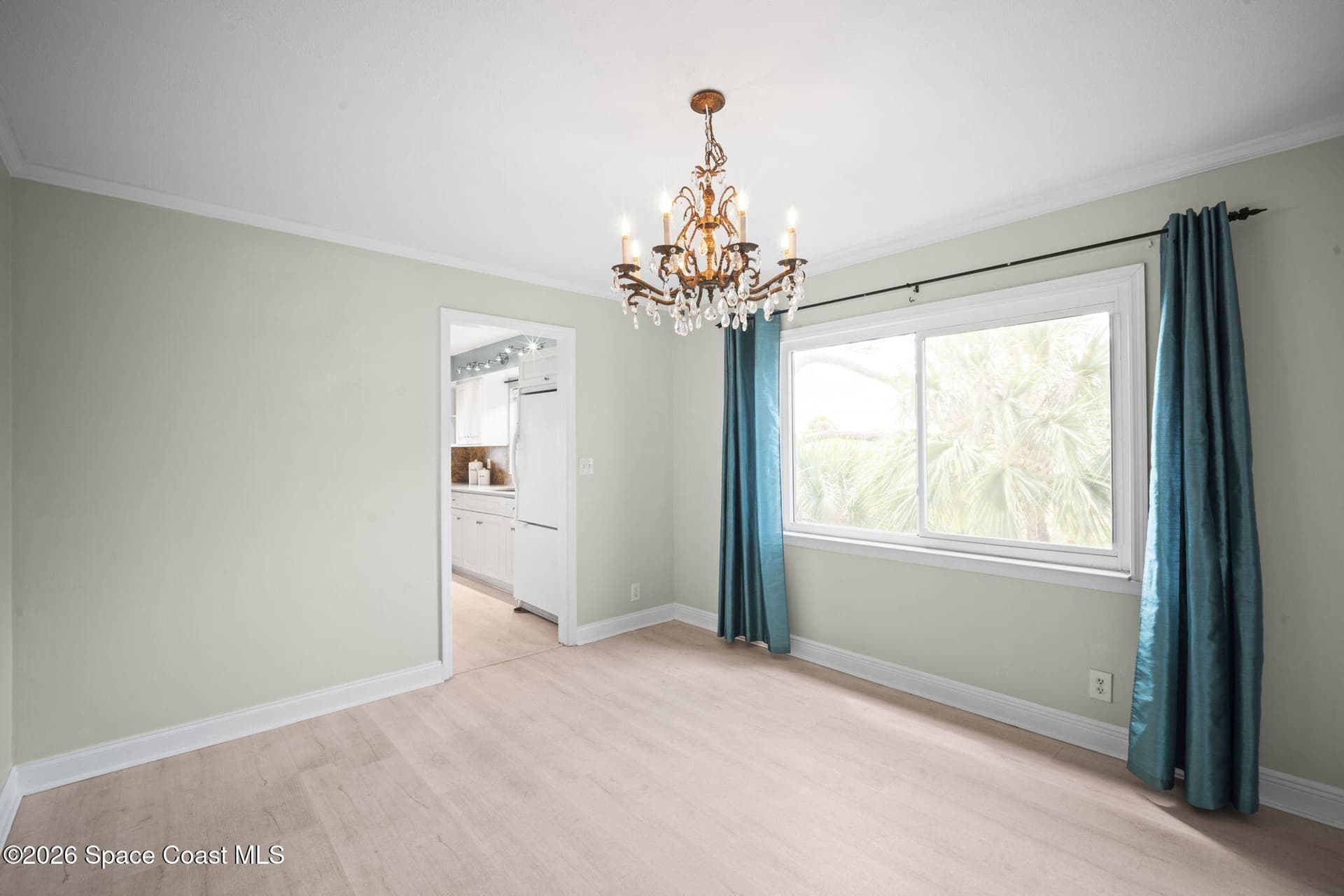 1540 Riverside Drive 12 photo 10