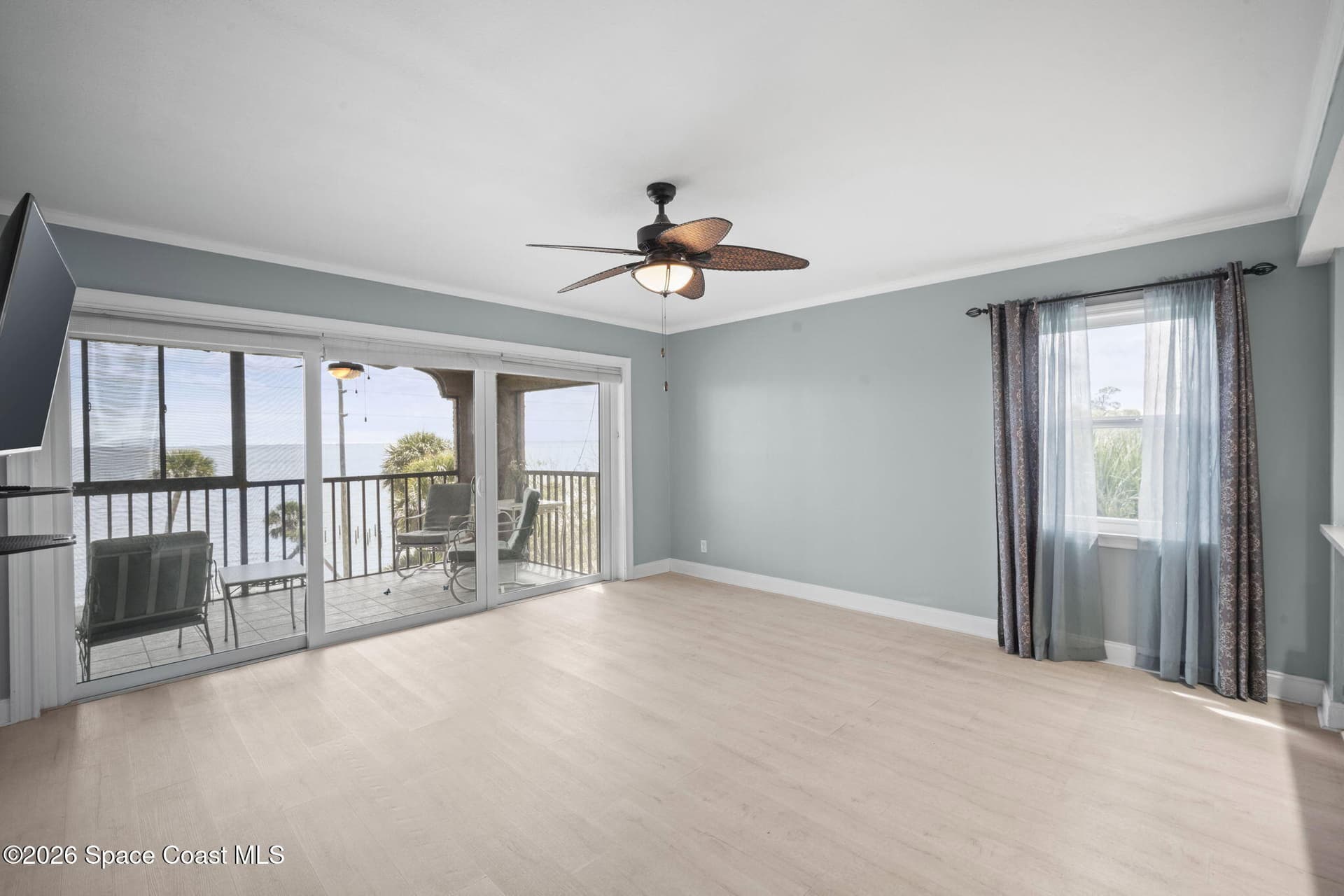 1540 Riverside Drive 12 photo 12