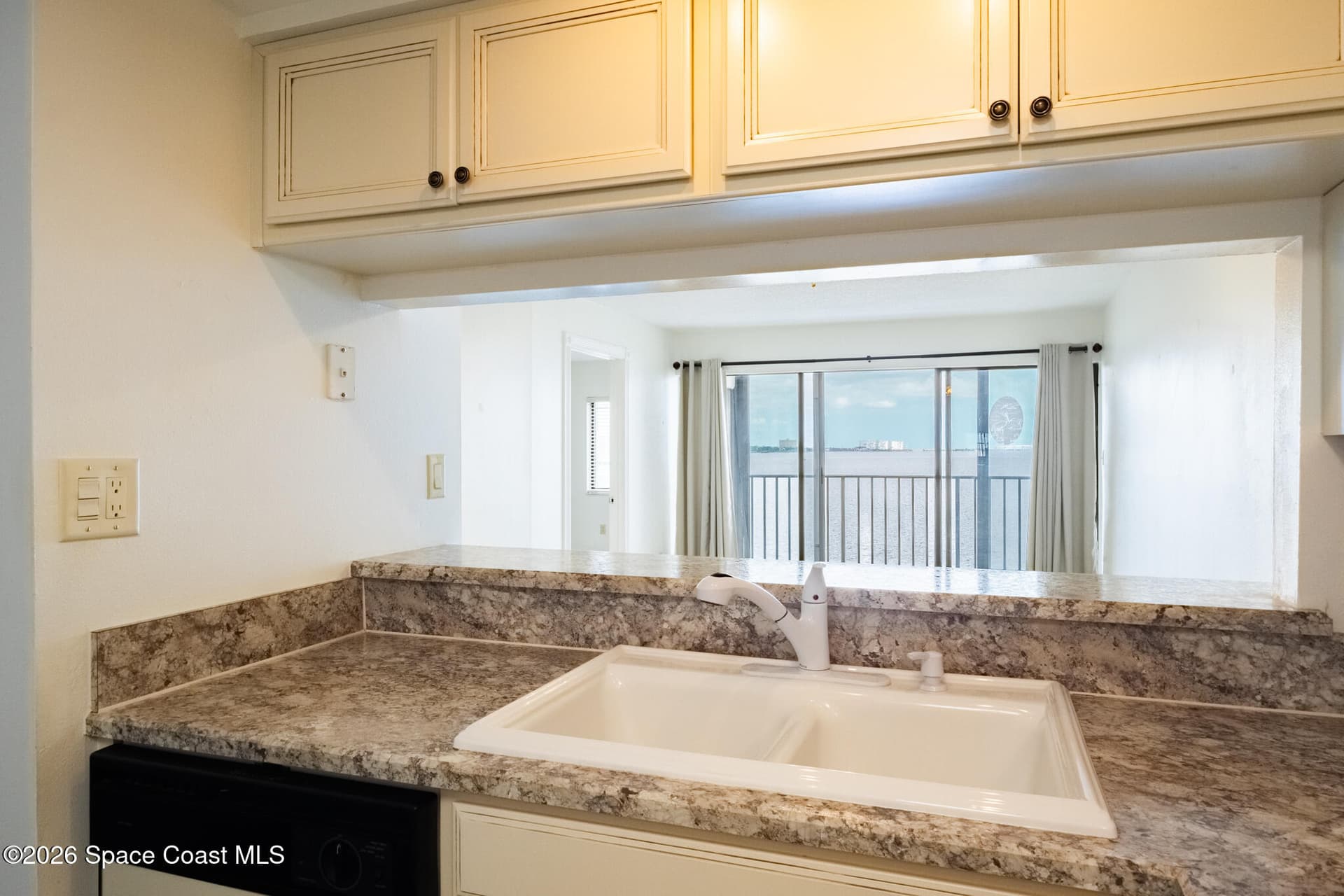 2465 S Washington Avenue A409 photo 10