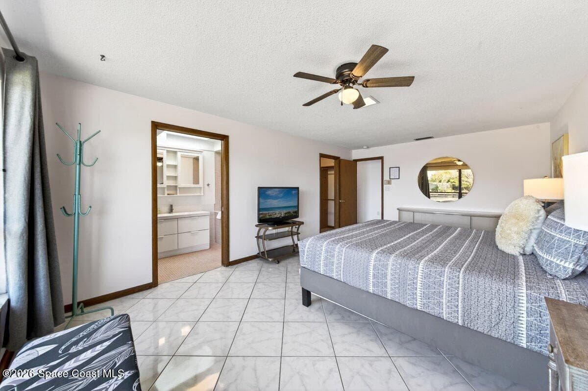 200 Rose Drive photo 10