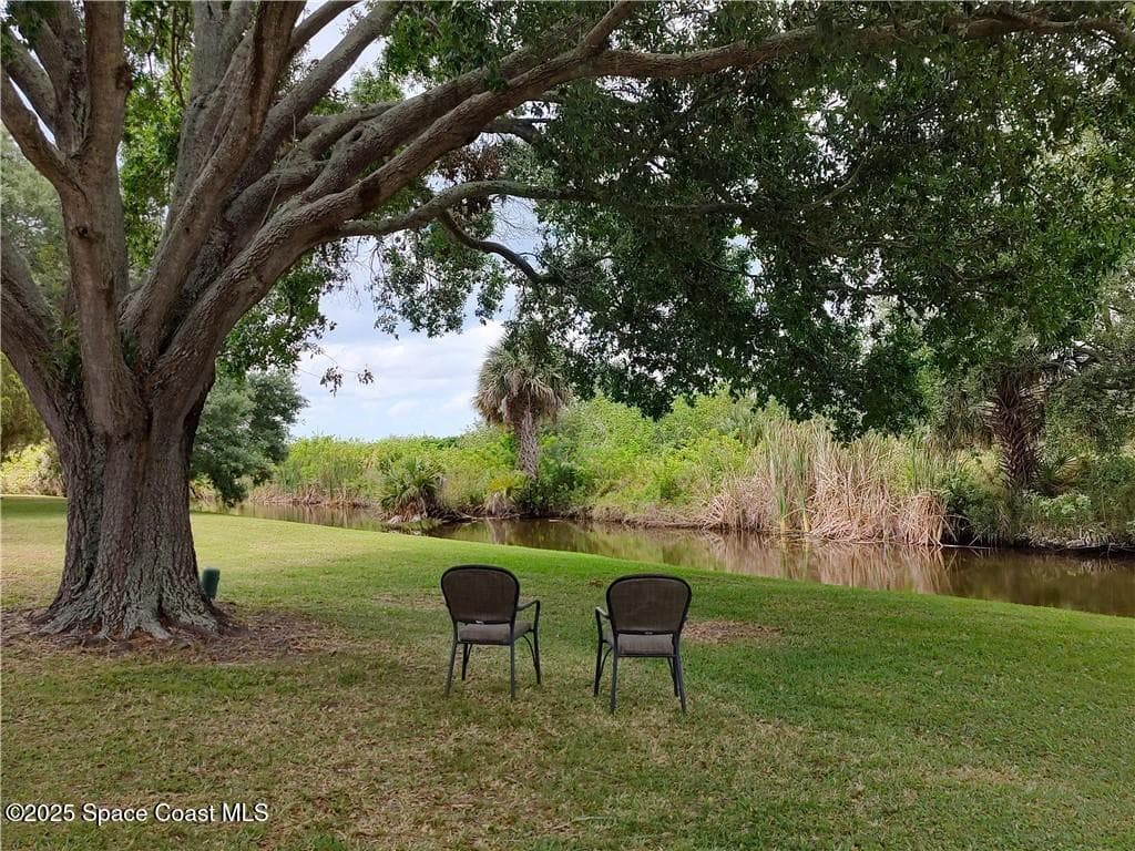 451 Papaya Circle photo 2