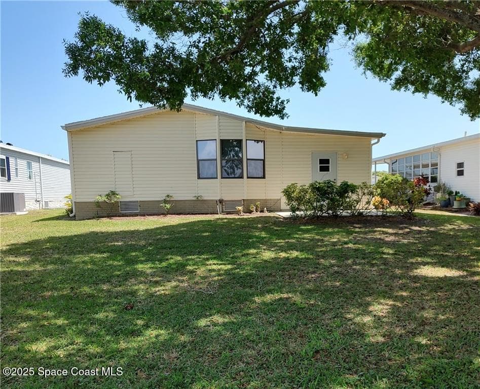 451 Papaya Circle photo 3