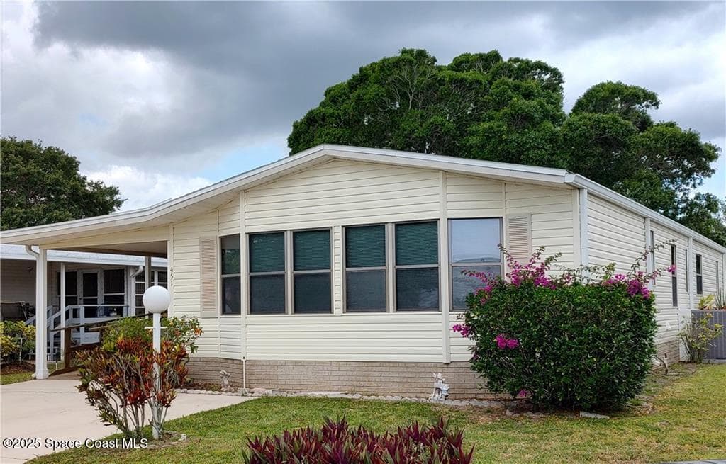 451 Papaya Circle photo 1