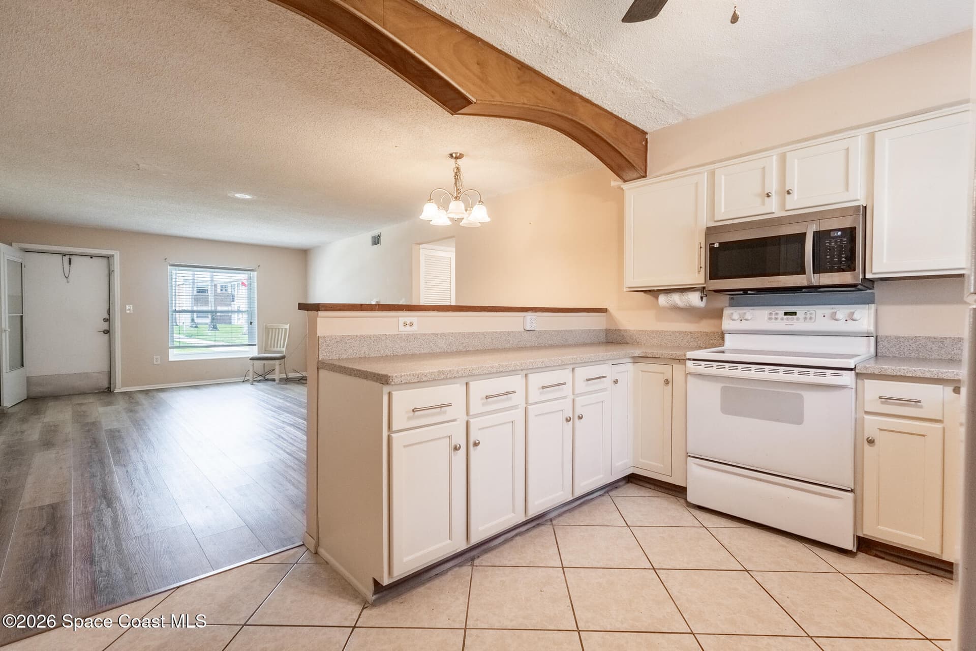190 E Olmstead Drive B8 photo 7
