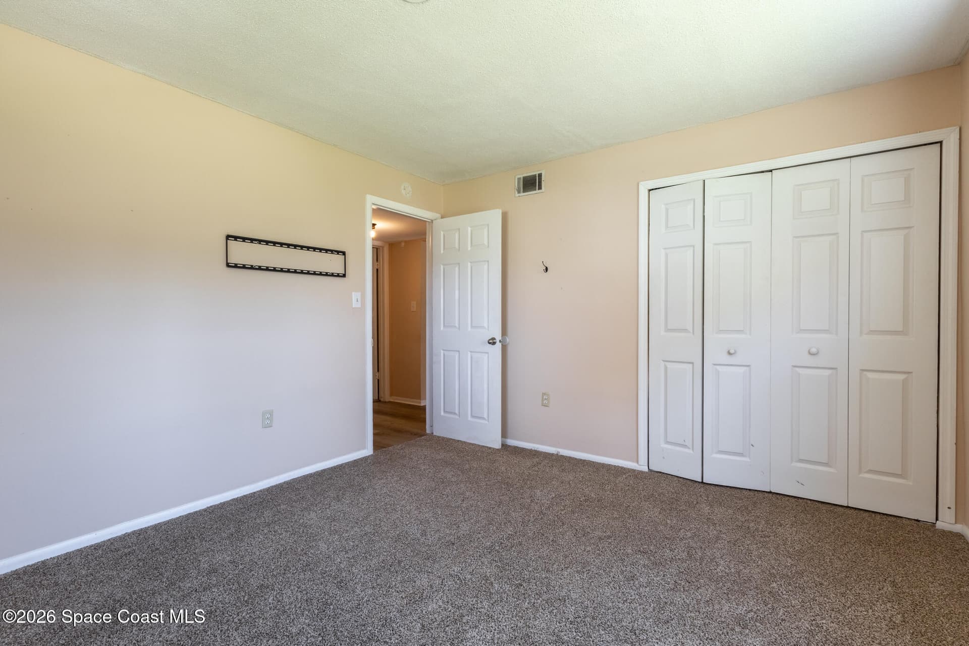 190 E Olmstead Drive B8 photo 13