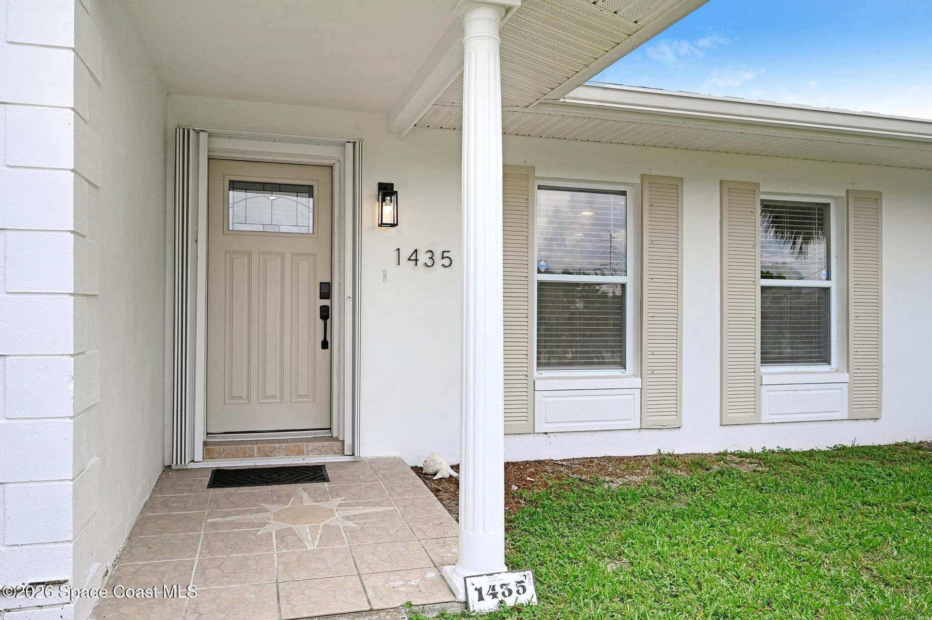 1435 Anchor Lane photo 1
