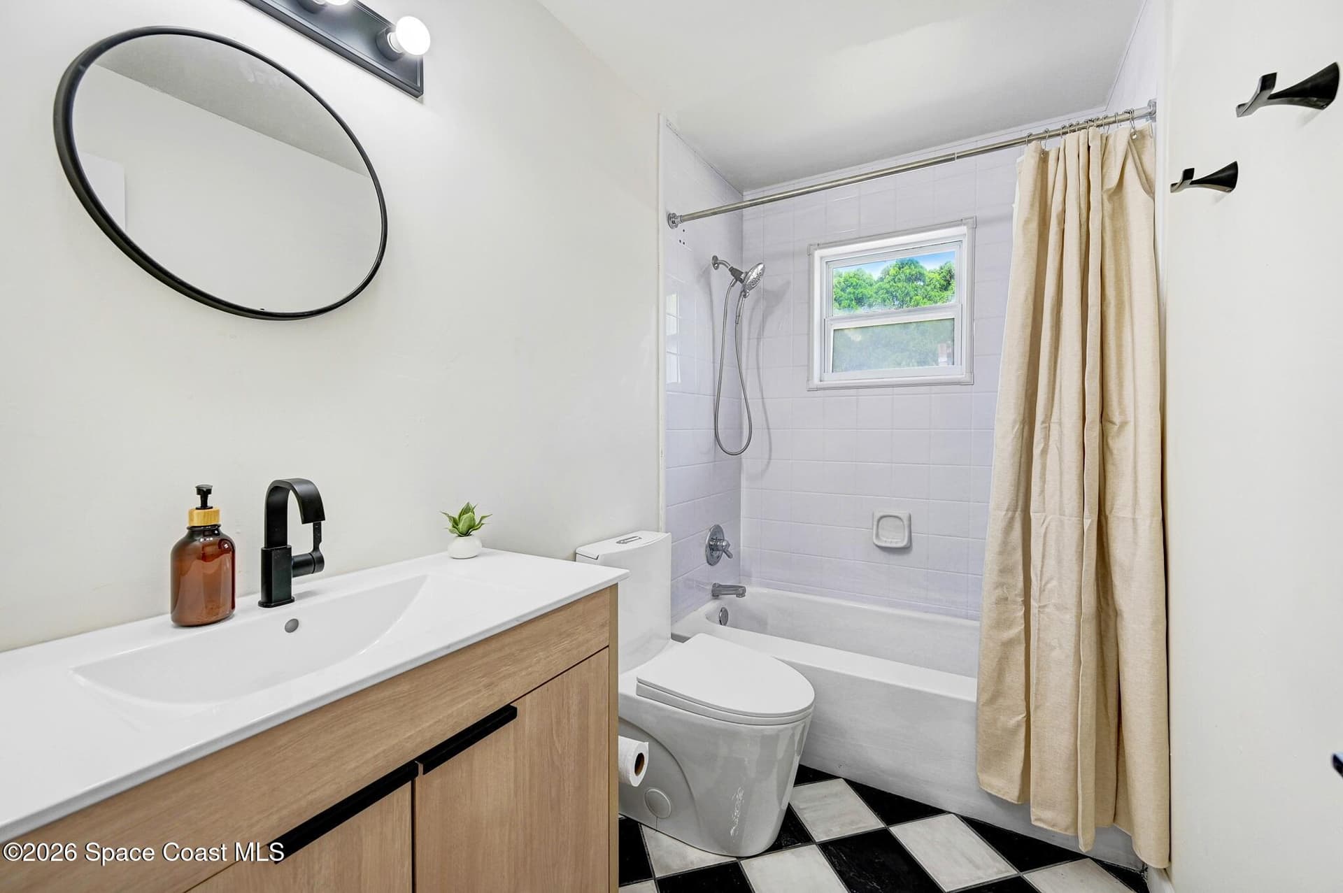 1435 Anchor Lane photo 10