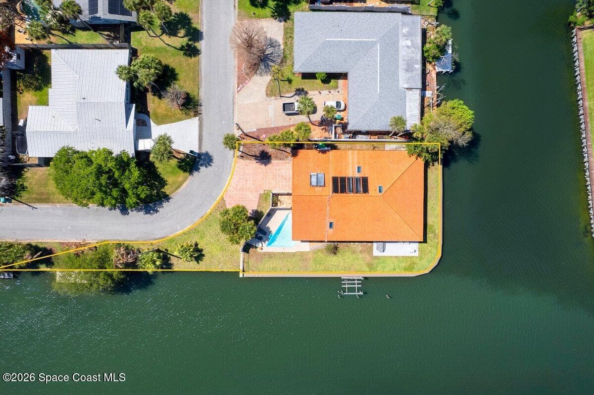 200 Rose Drive photo 3