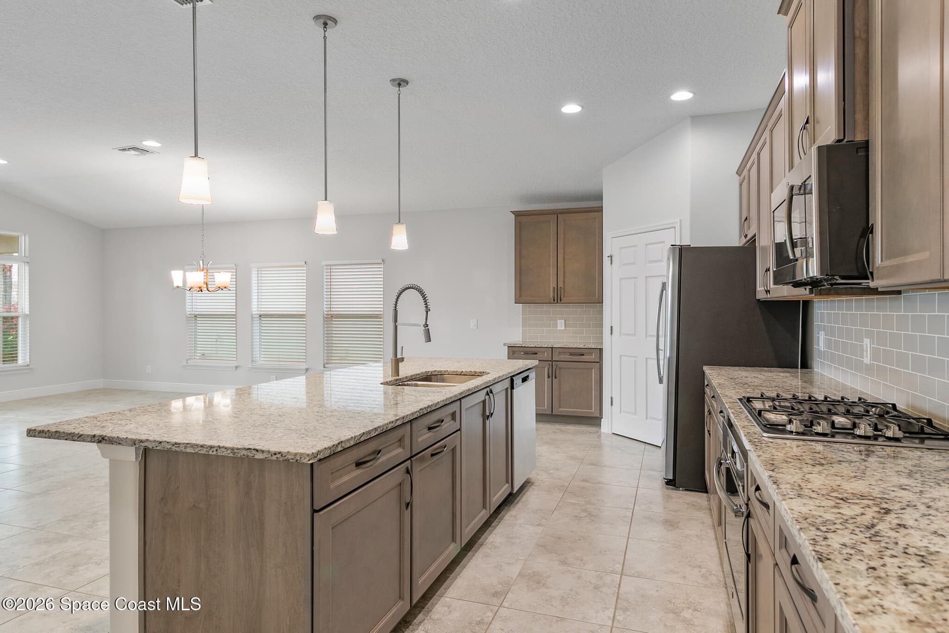 4415 Ruthann Circle photo 8