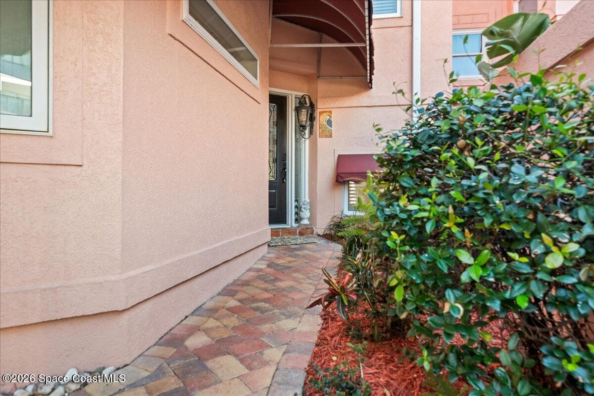 254 Seaview Street B photo 9