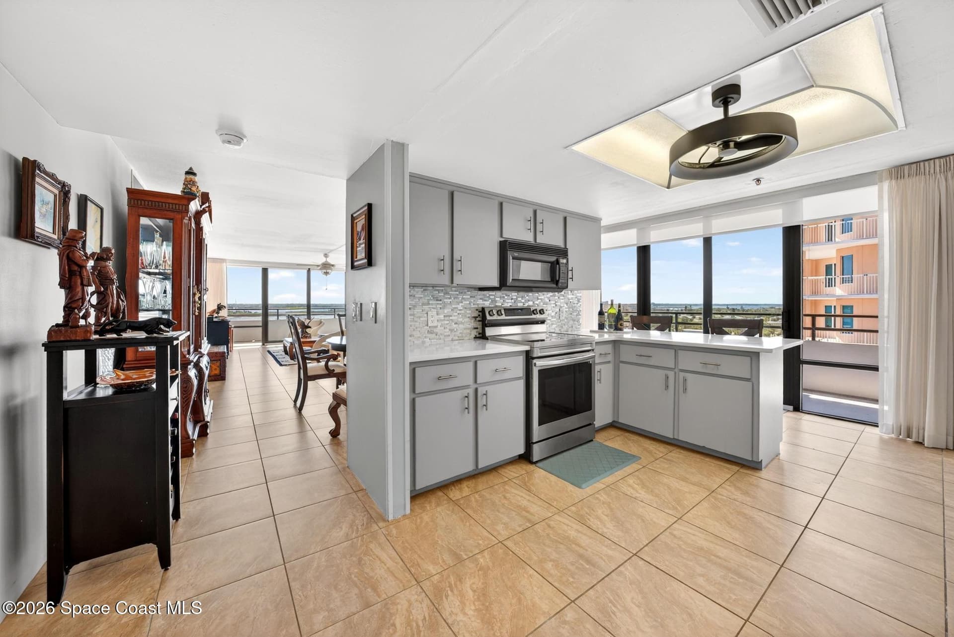 3743 S Atlantic Avenue 7a00 photo 5