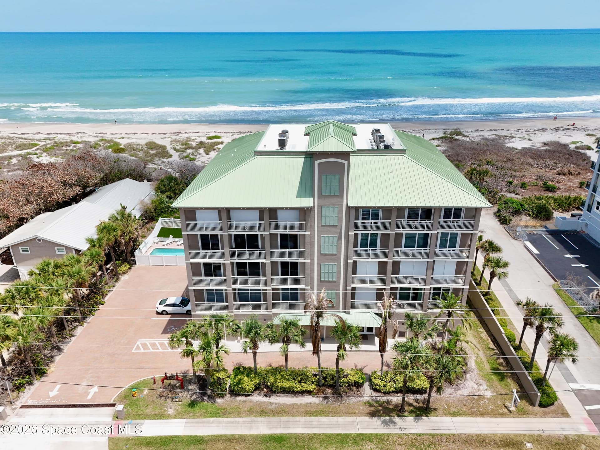 2465 S Atlantic Avenue 401 photo 1