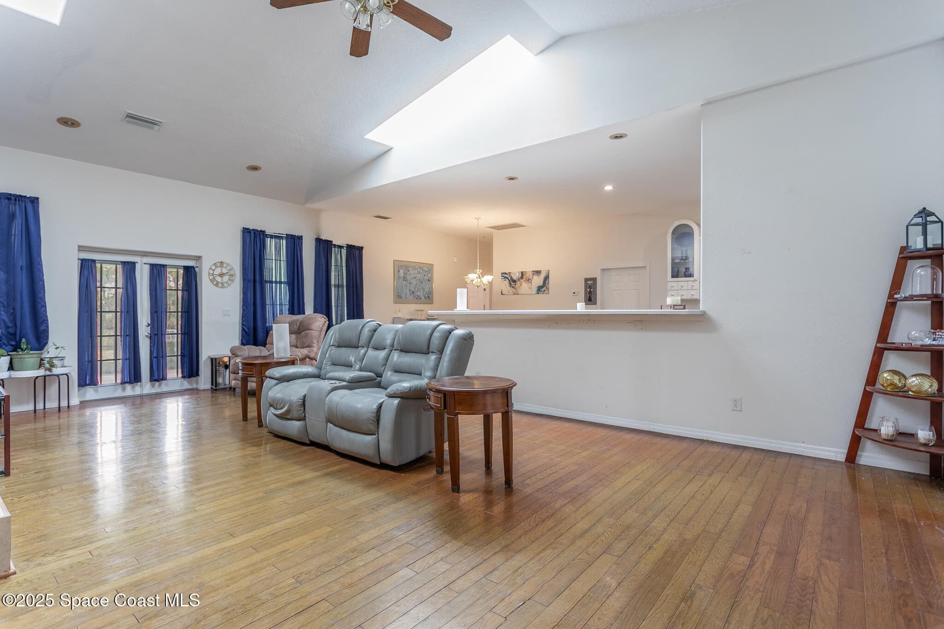 274 Lagoon Street SW photo 8