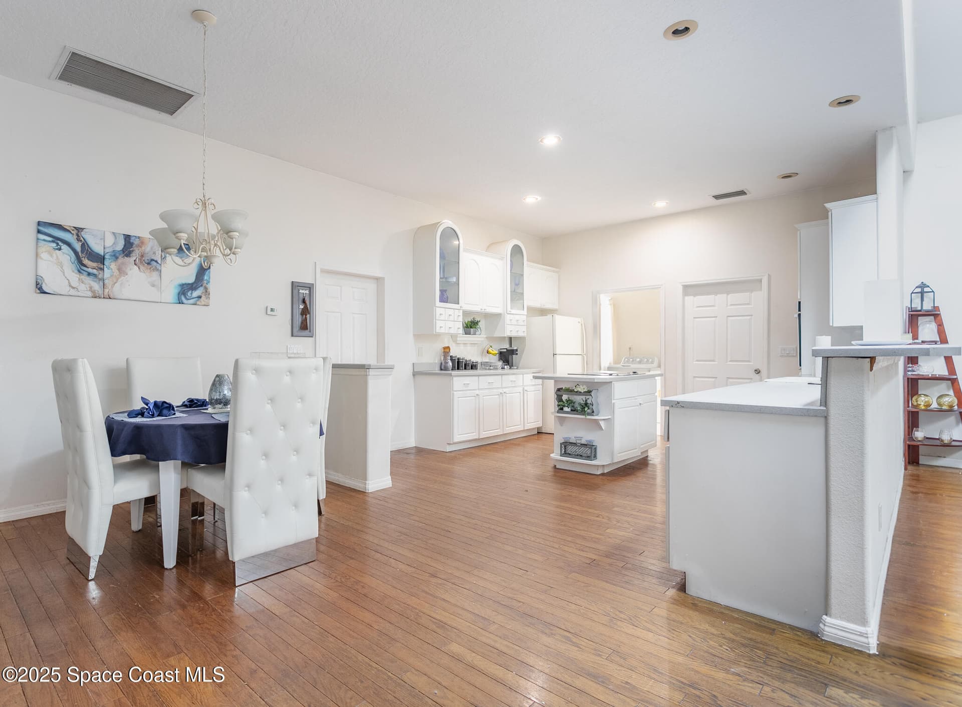 274 Lagoon Street SW photo 12