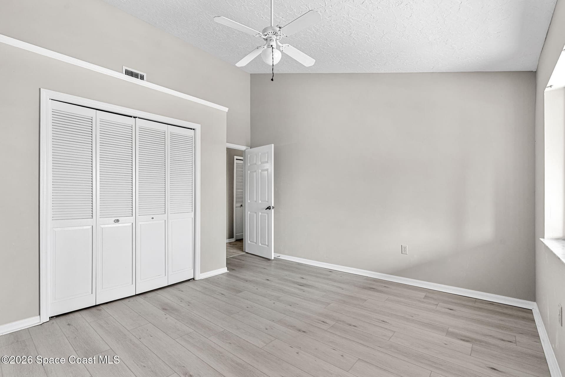 343 N Tropical Trail 404 photo 24