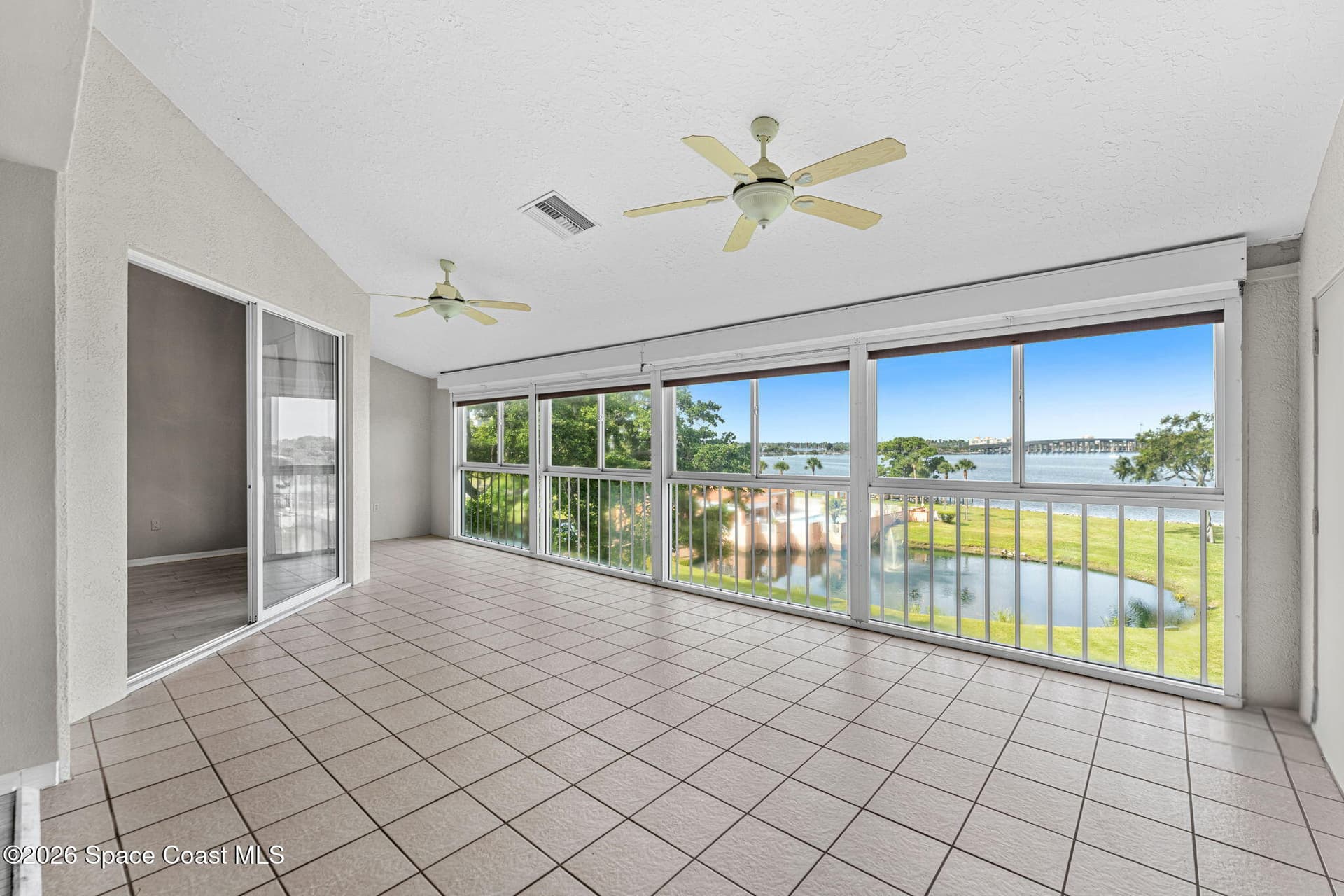 343 N Tropical Trail 404 photo 2