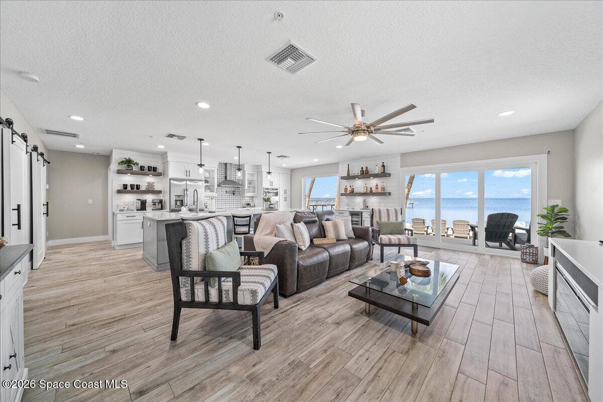 2225 S Washington Avenue photo 8