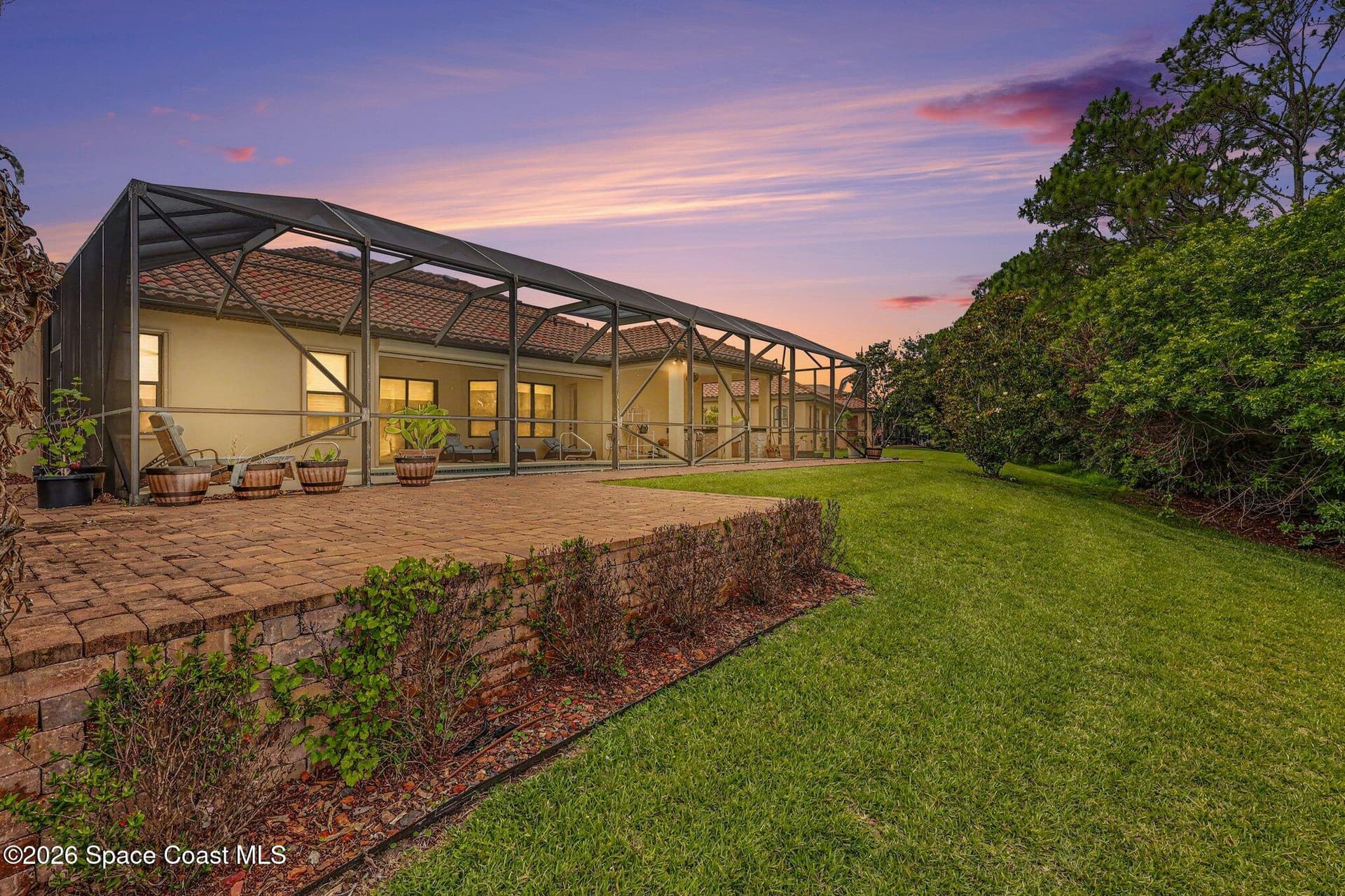 1502 Tralee Bay Avenue photo 8
