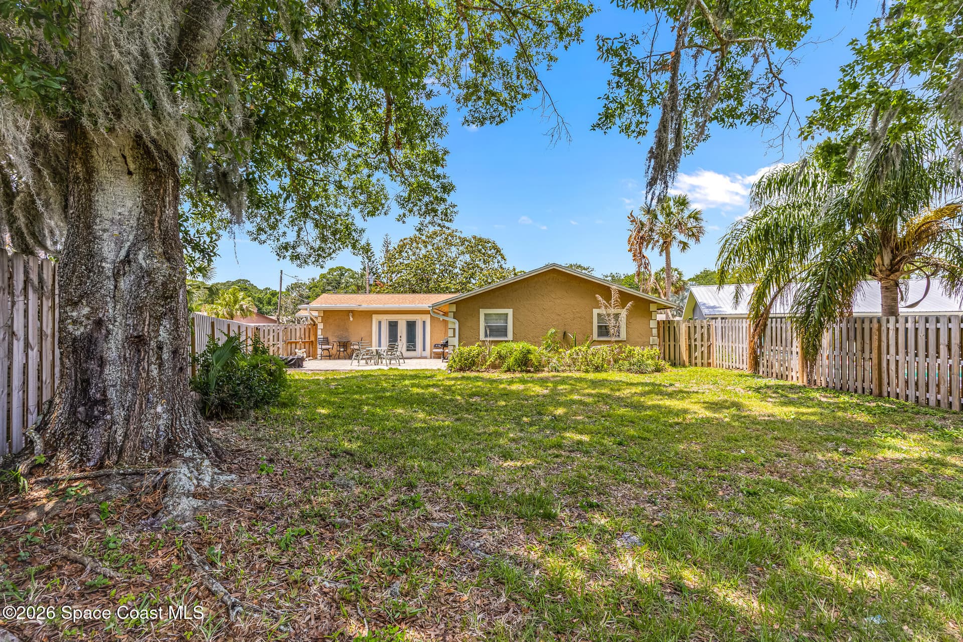 1371 Gleneagles Way photo 5