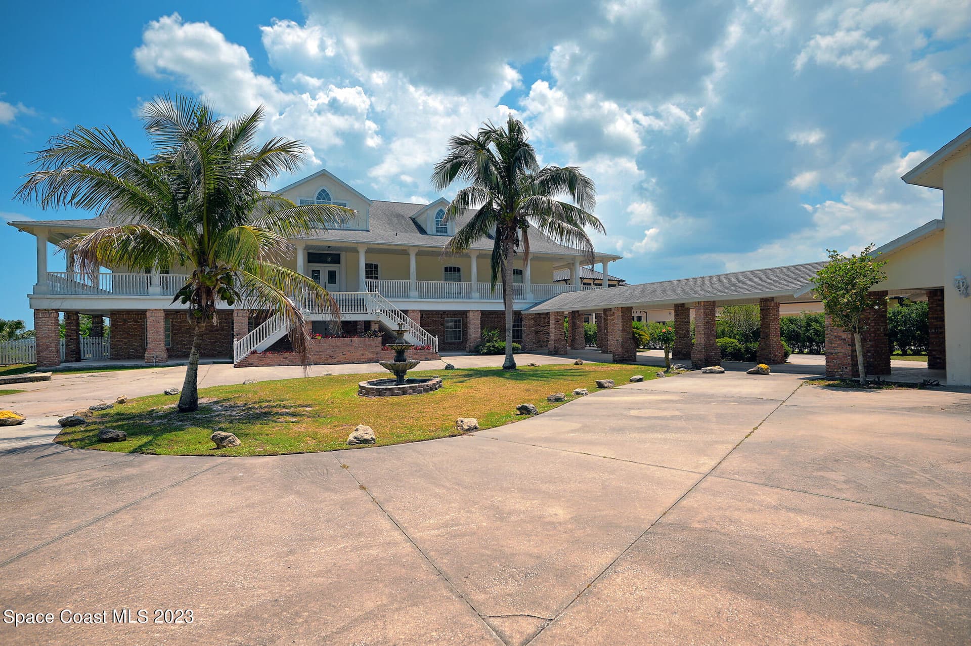 6285 N Highway 1 photo 2