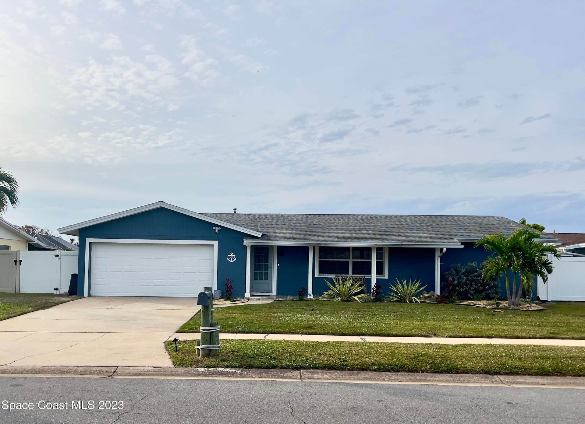 380 Diana Boulevard photo 1