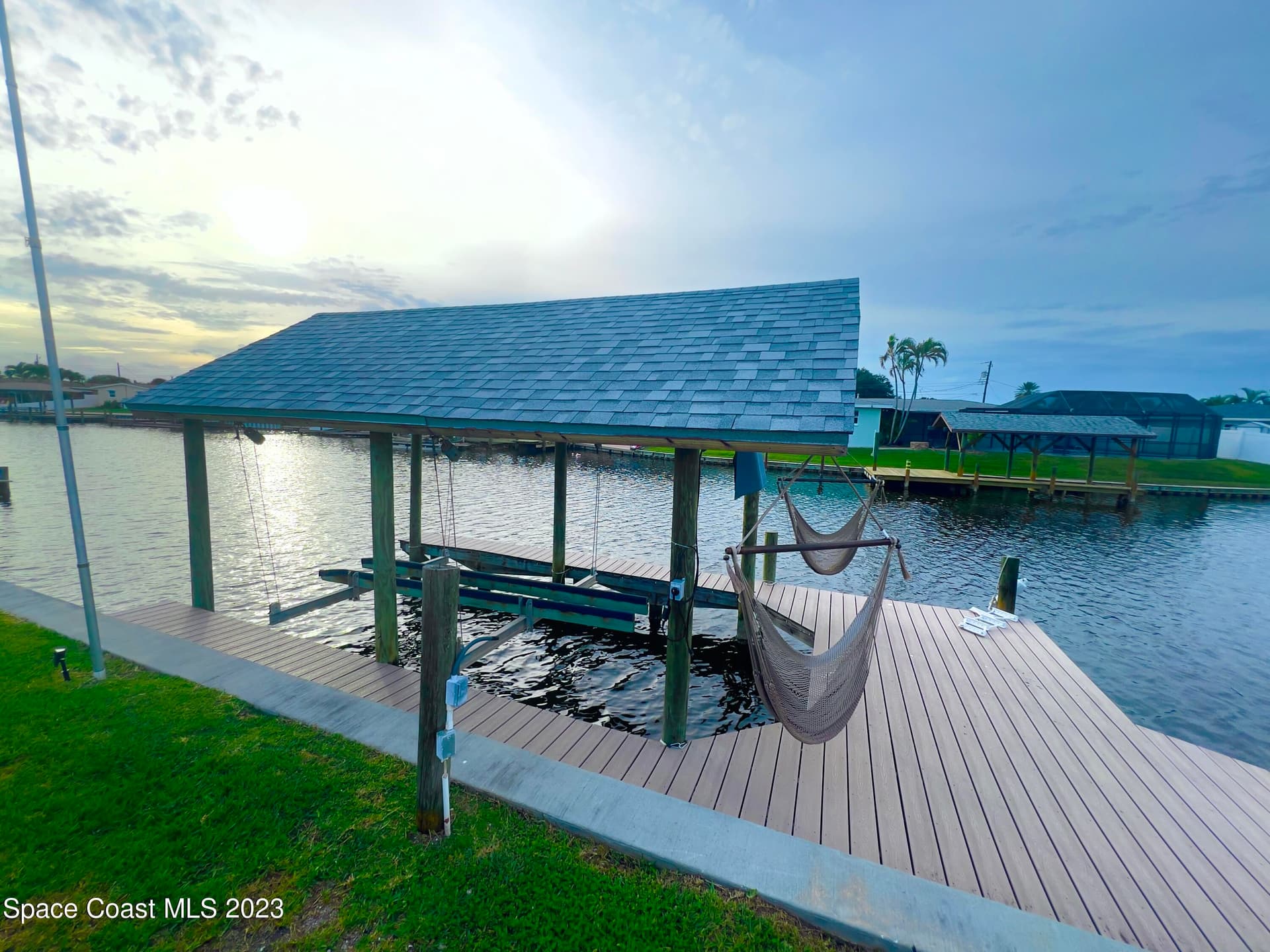380 Diana Boulevard photo 3