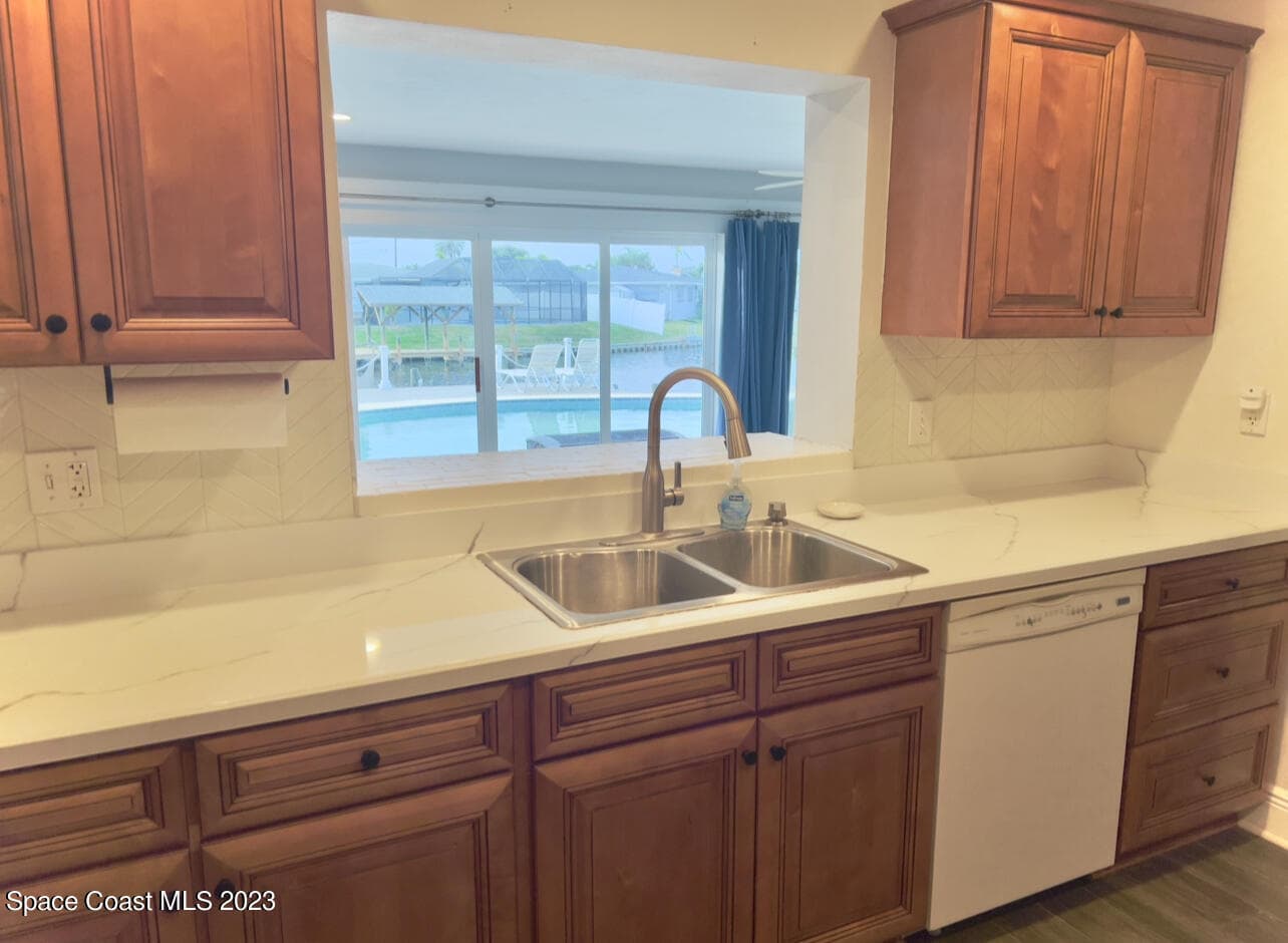 380 Diana Boulevard photo 11