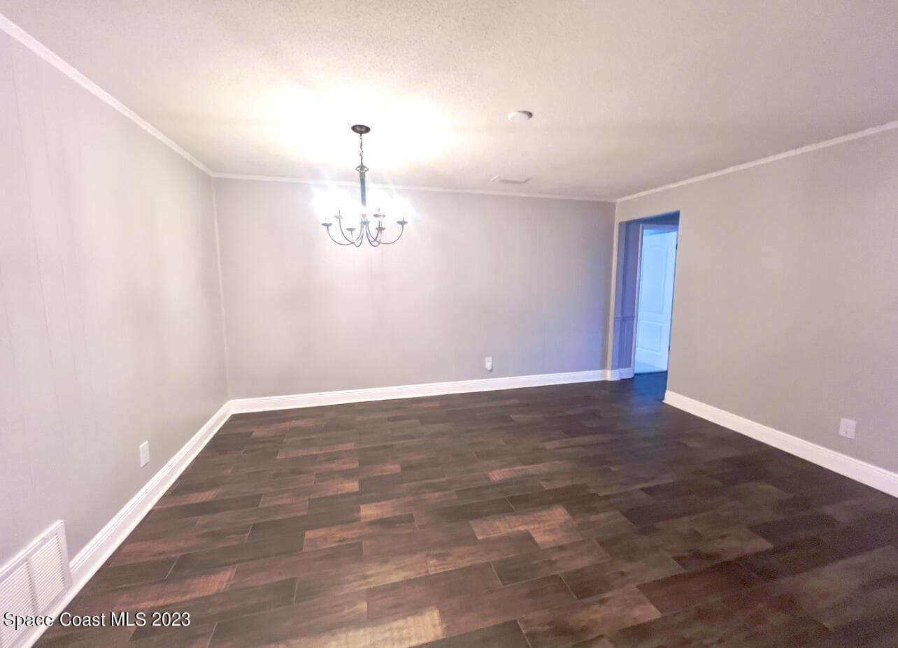 380 Diana Boulevard photo 14