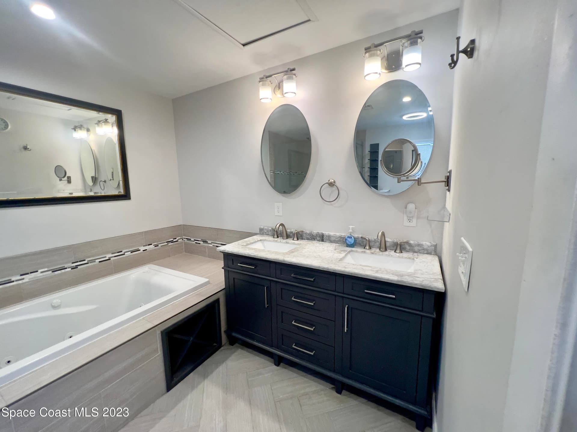 380 Diana Boulevard photo 17