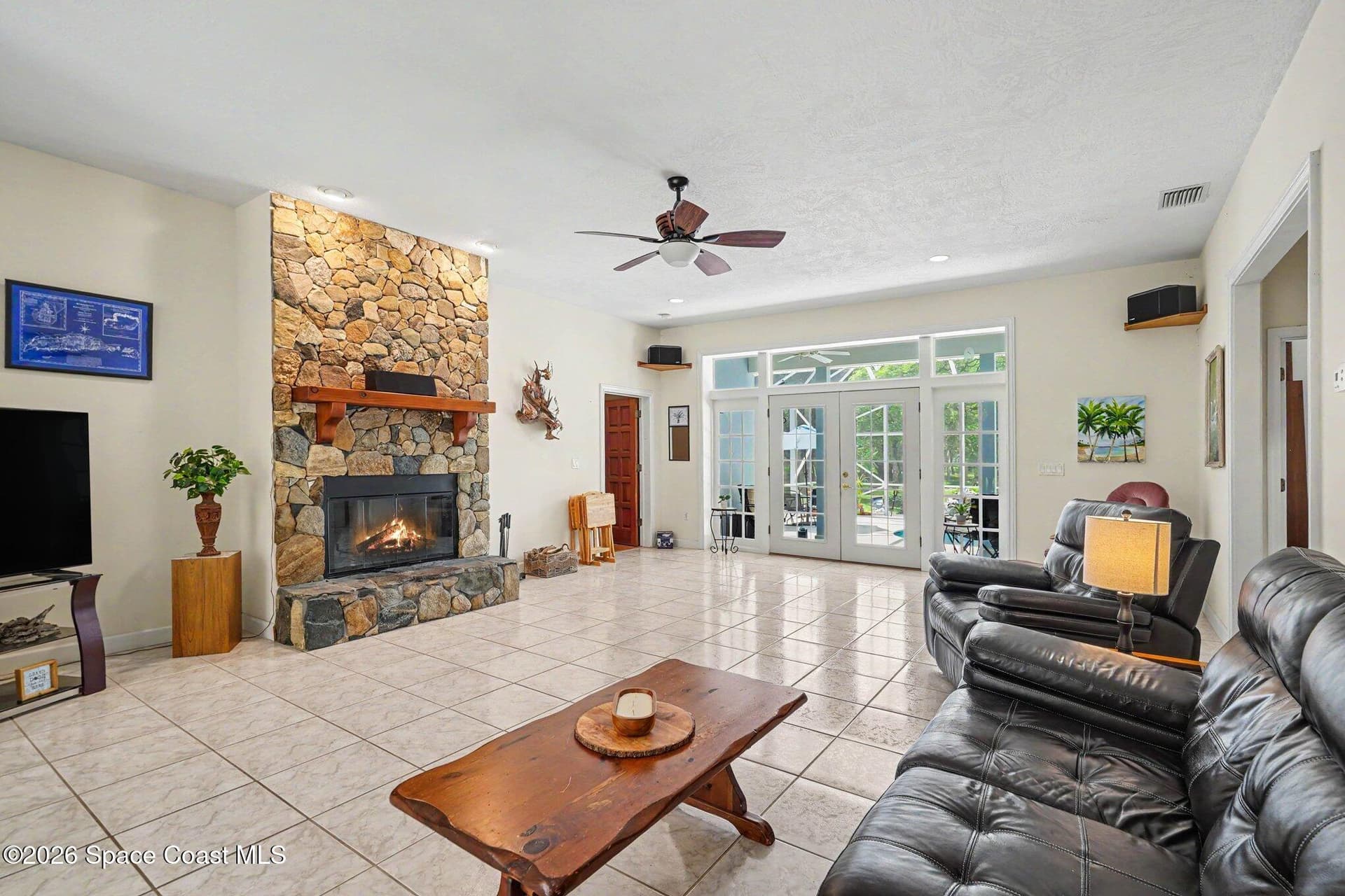 3525 Hield Road photo 9