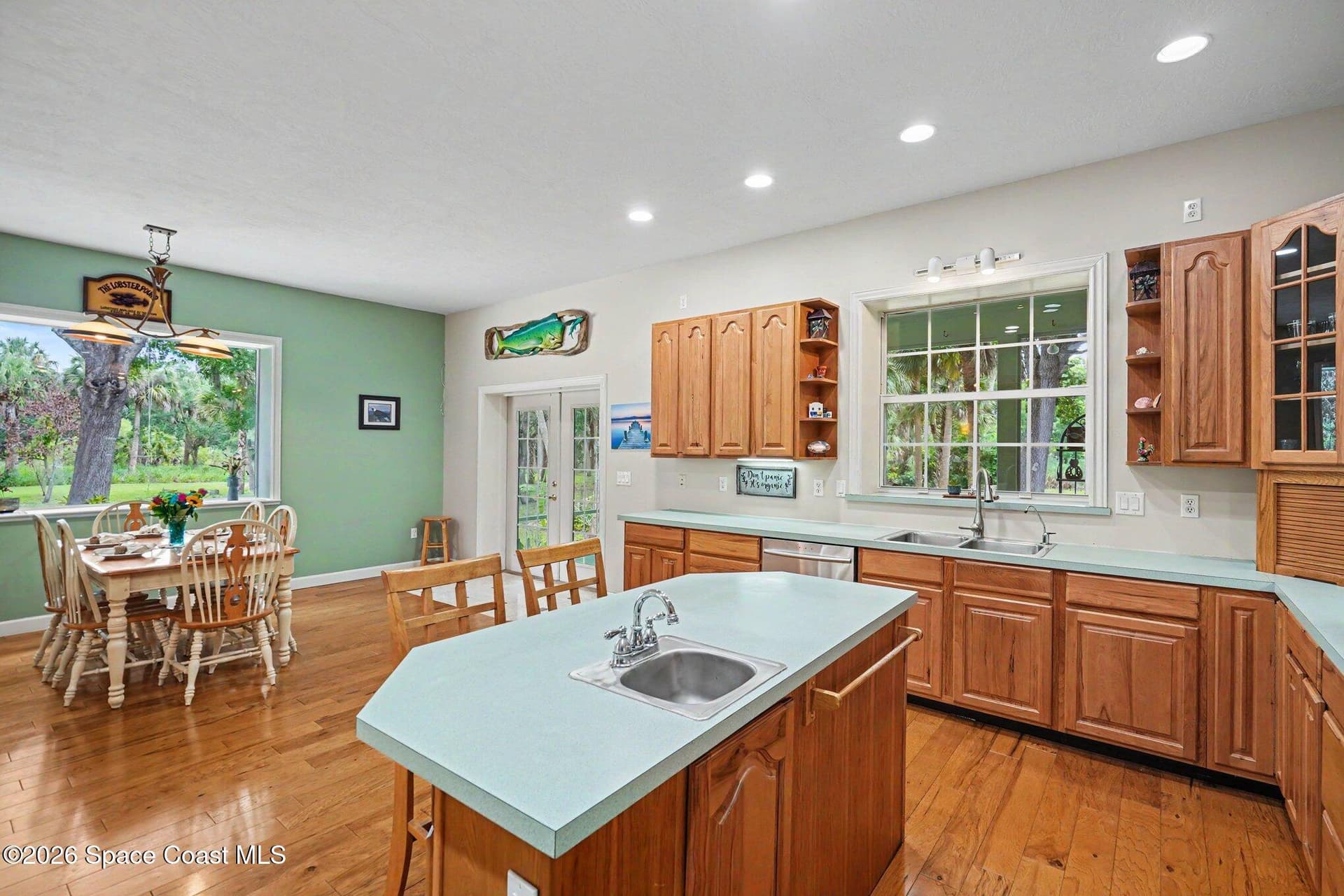 3525 Hield Road photo 11