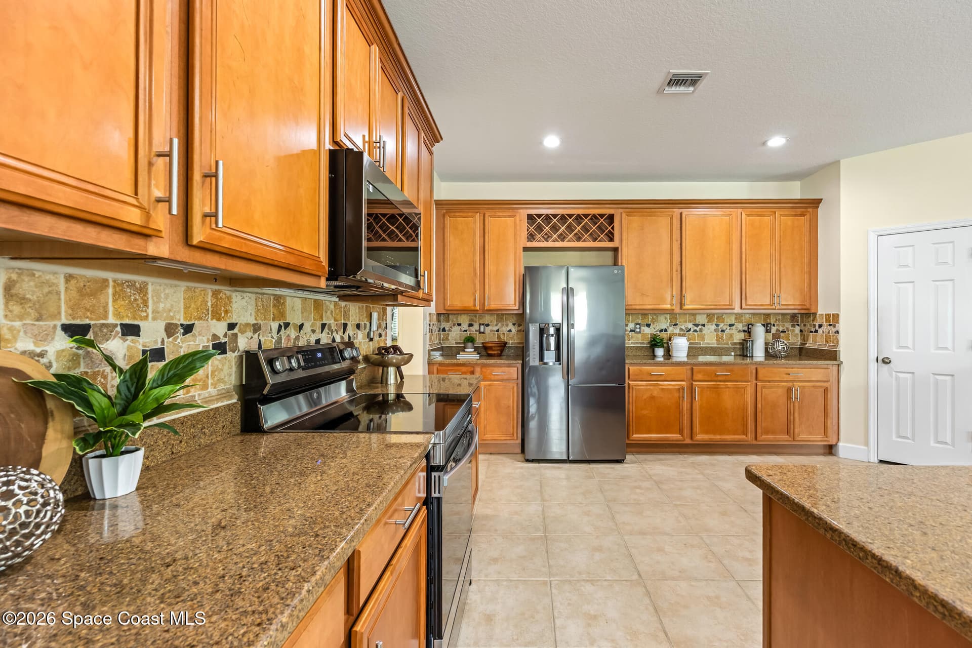 102 Salazar Lane photo 4